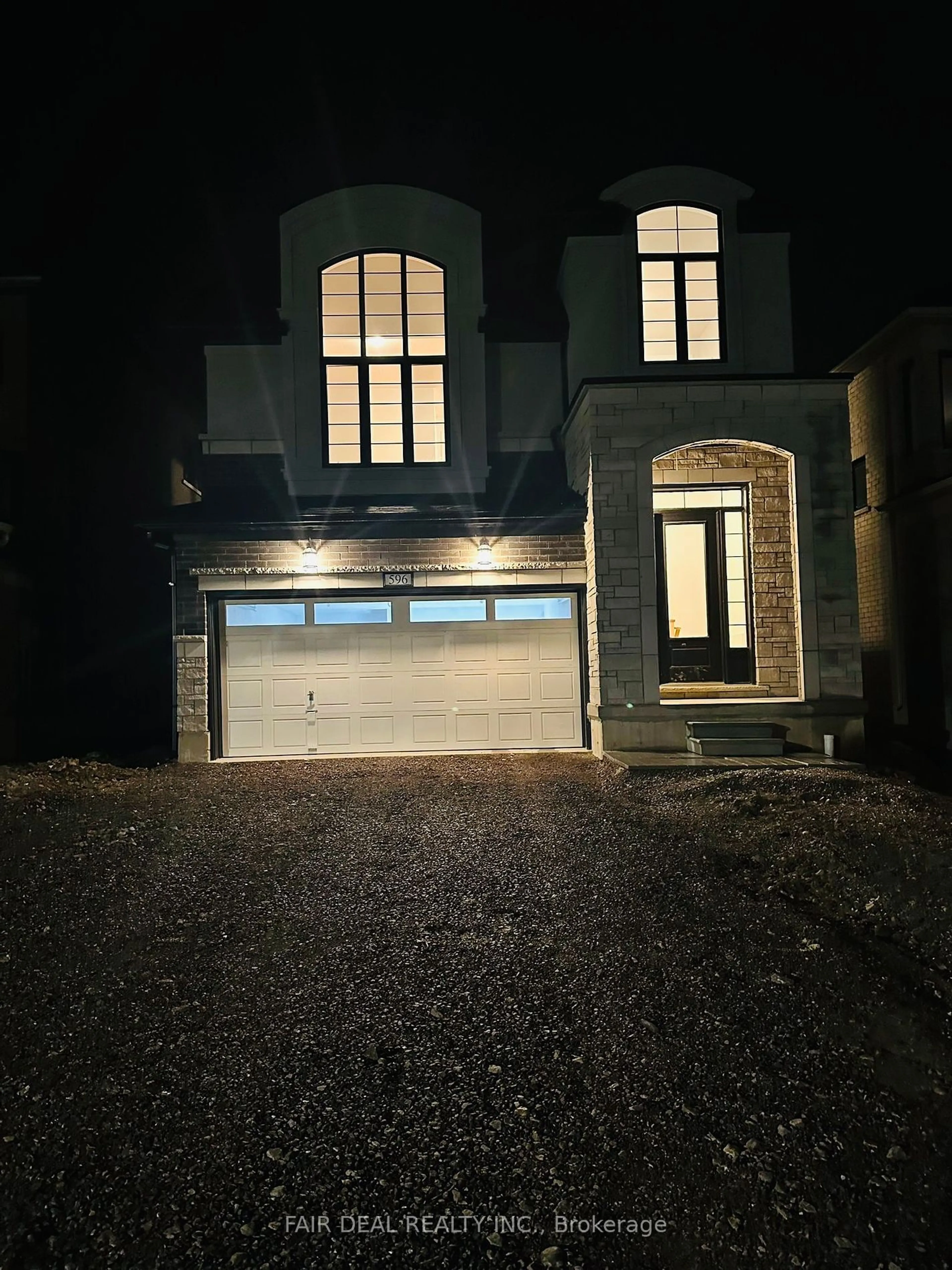 Outside view for 596 Bedi Dr, Woodstock Ontario N4T 0P1