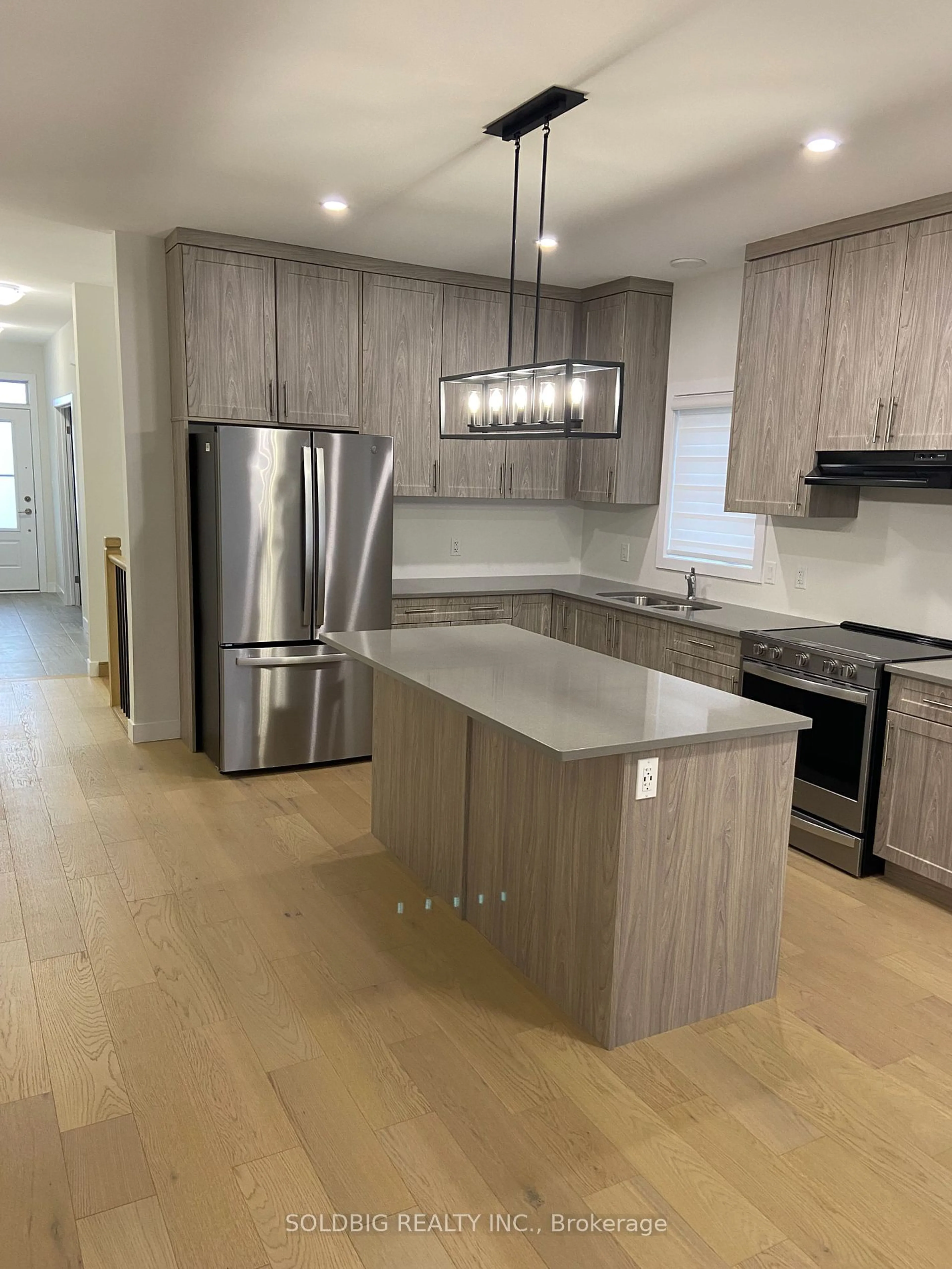 Contemporary kitchen for 124 Doan Dr, Middlesex Centre Ontario N0L 1R0
