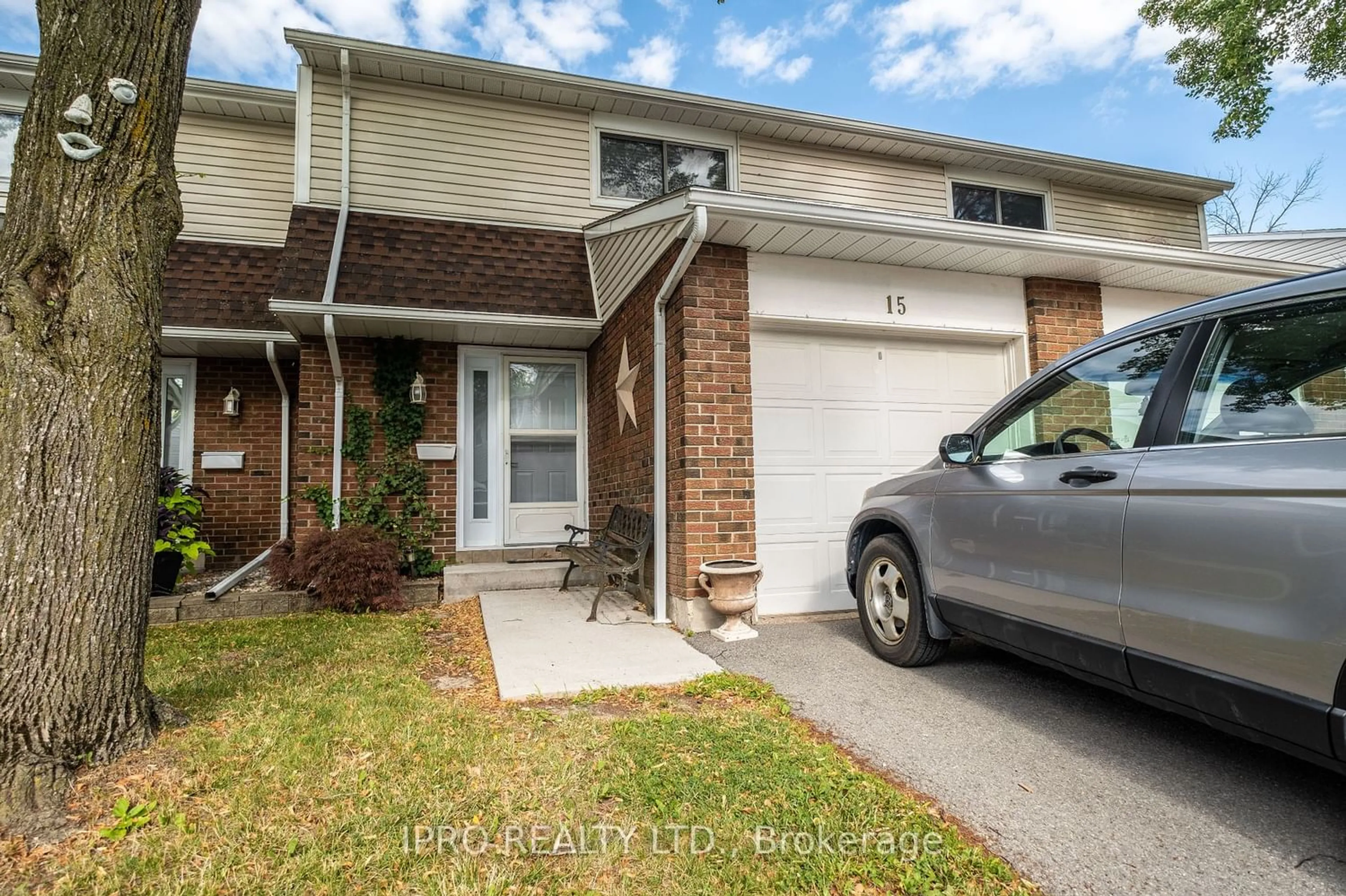 A pic from exterior of the house or condo for 286 Cushman Rd #15, St. Catharines Ontario L2M 7X7