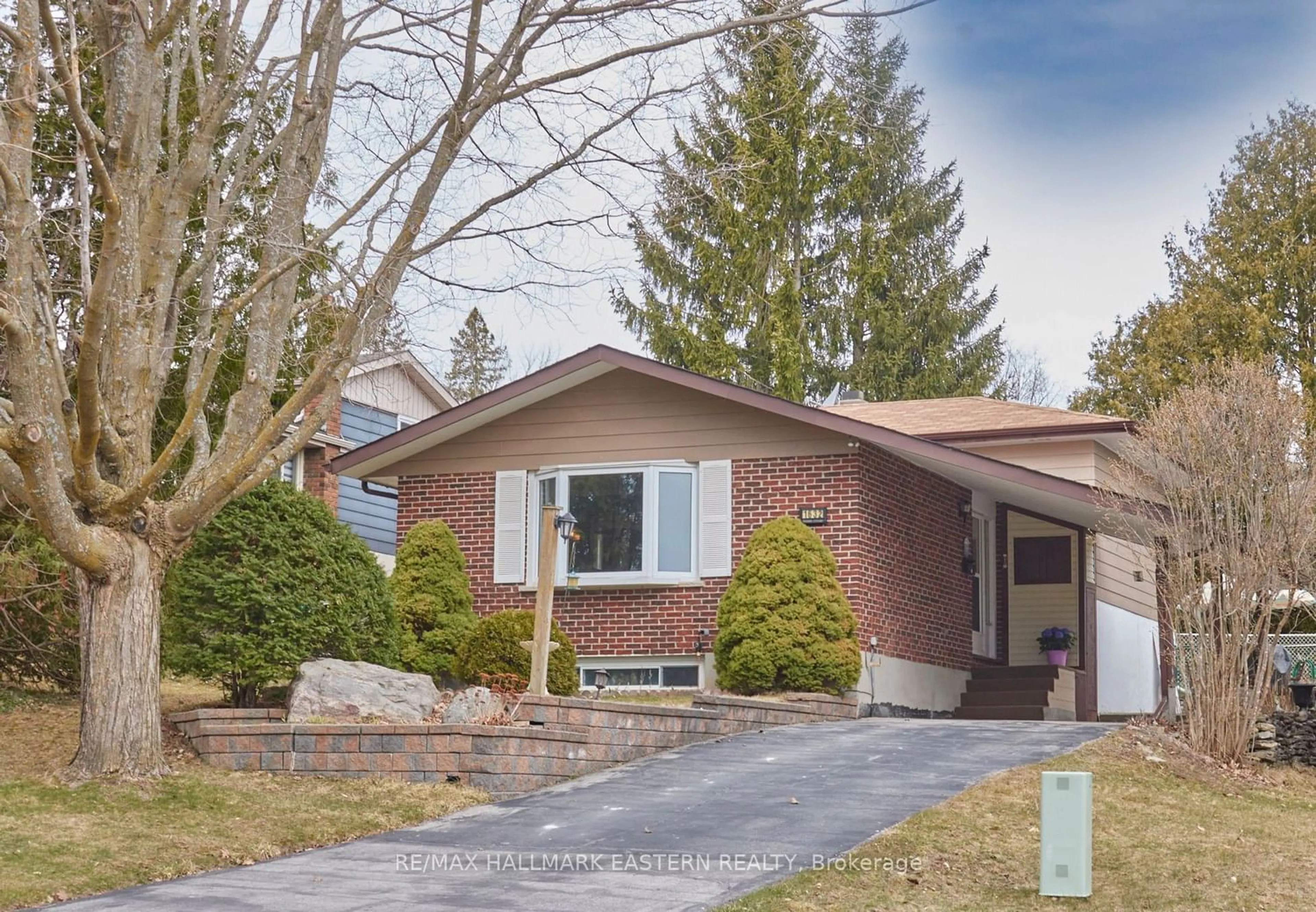 Frontside or backside of a home for 1632 Cherryhill Rd, Peterborough Ontario K9K 1A8