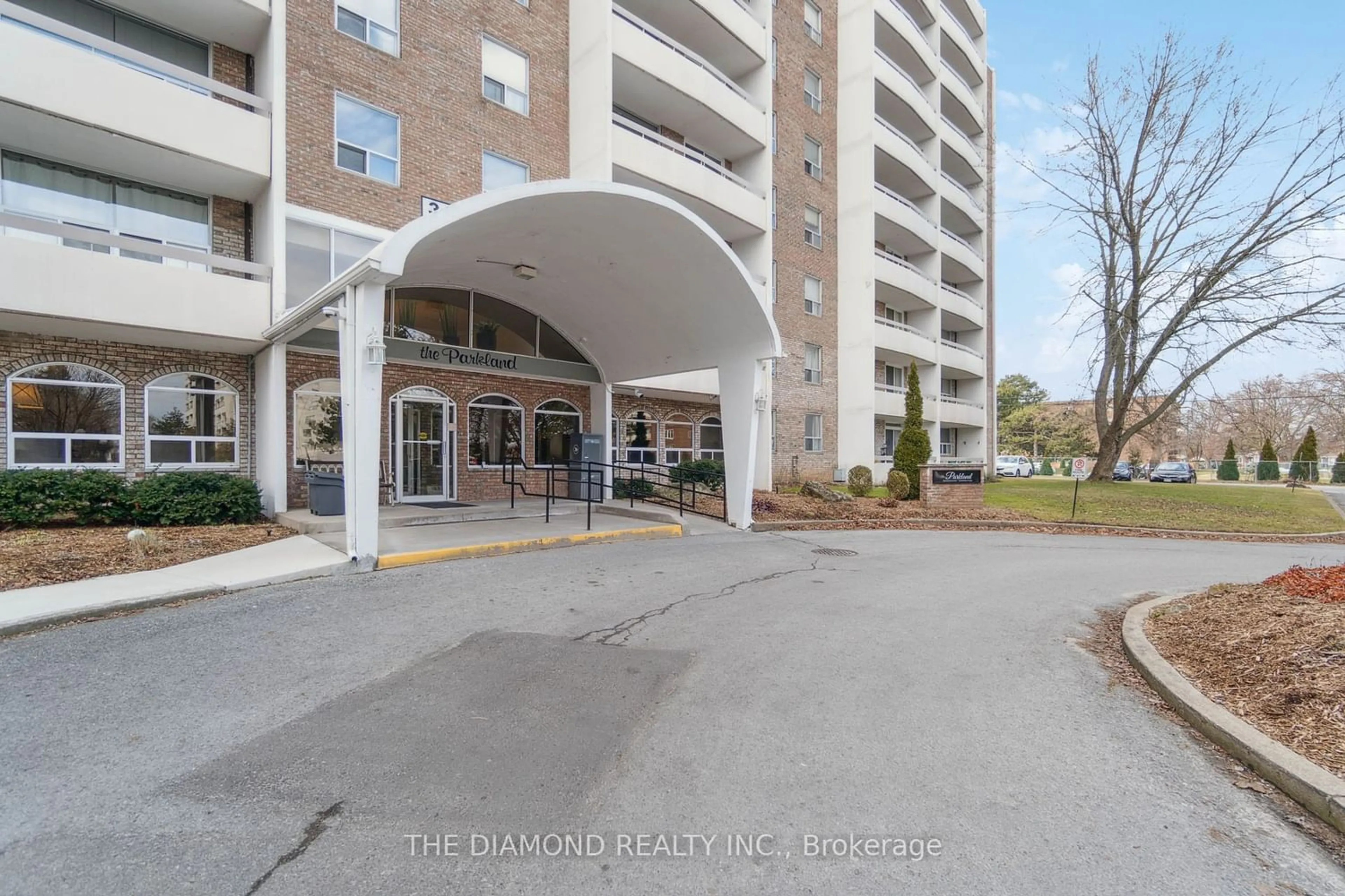A pic from exterior of the house or condo for 365 Geneva St #503, St. Catharines Ontario L2N 5S7