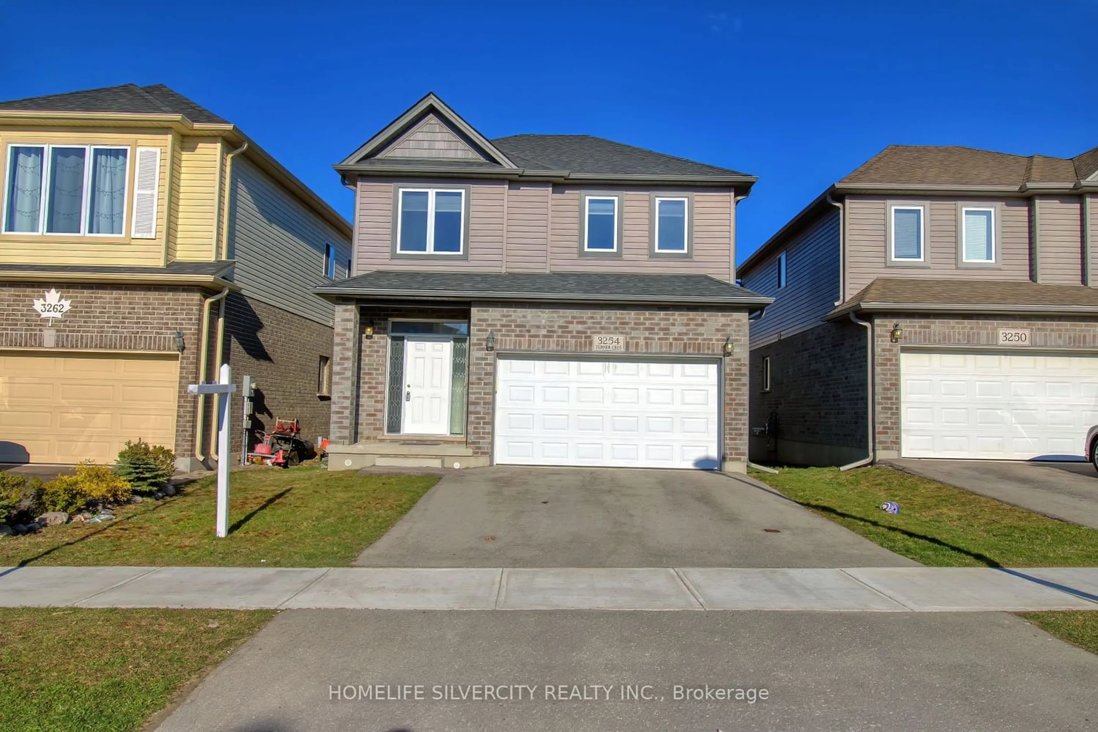 Frontside or backside of a home for 3254 Turner Cres, London Ontario N6M 0B2