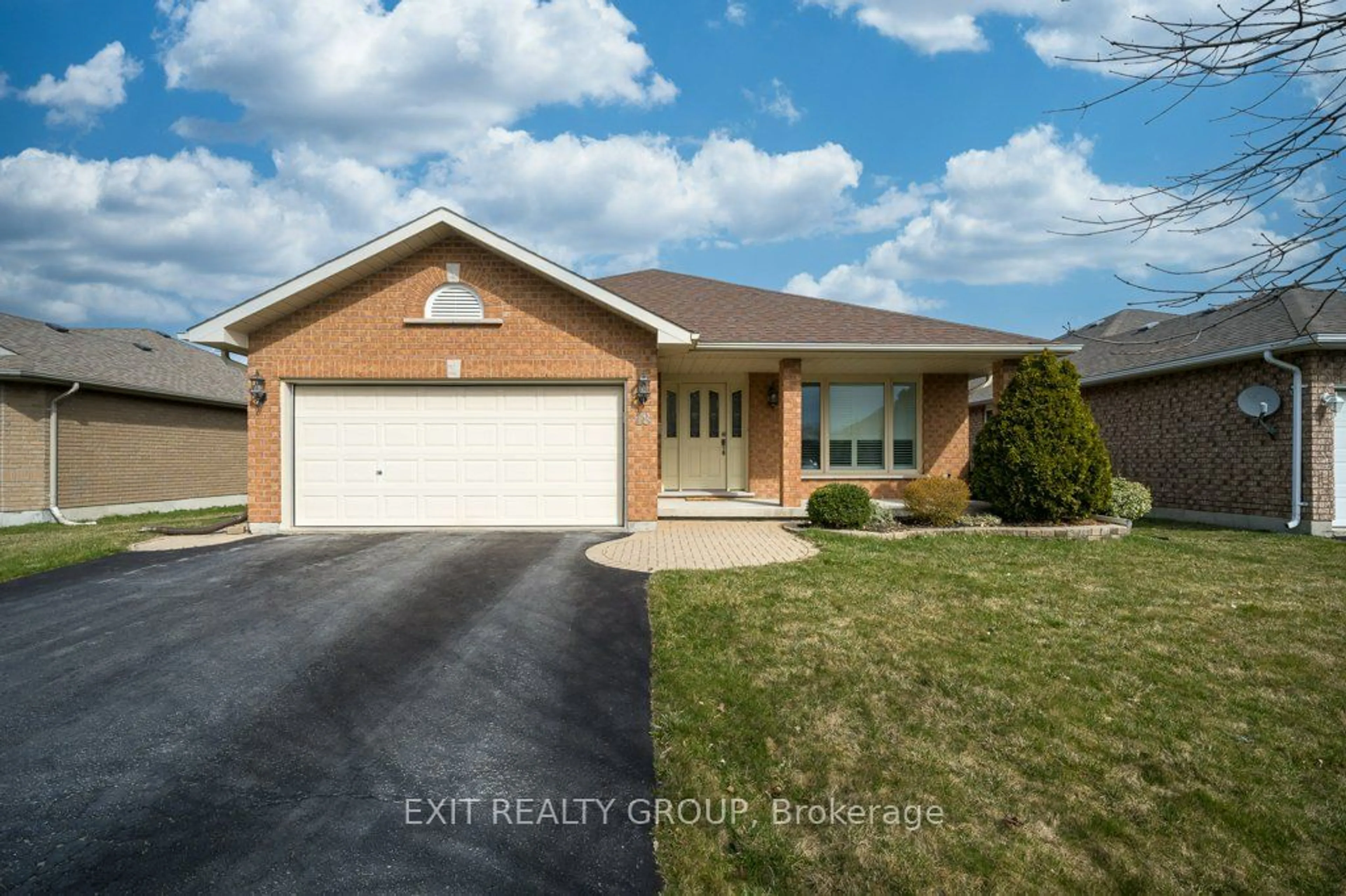 Frontside or backside of a home for 18 Hemlock Cres, Belleville Ontario K8N 5W7