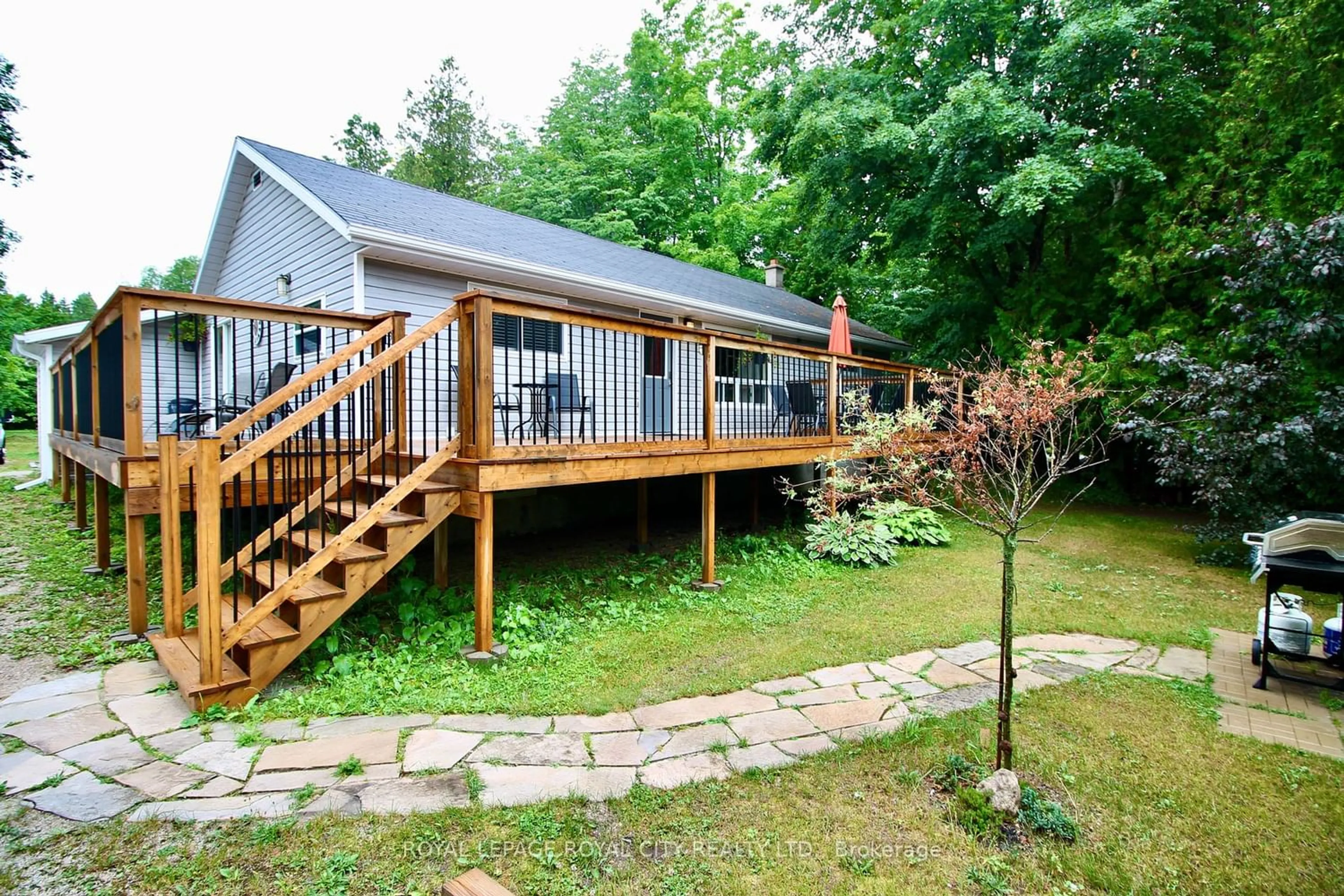 Cottage for 7213 6 Highway, Northern Bruce Peninsula Ontario N0H 2R0