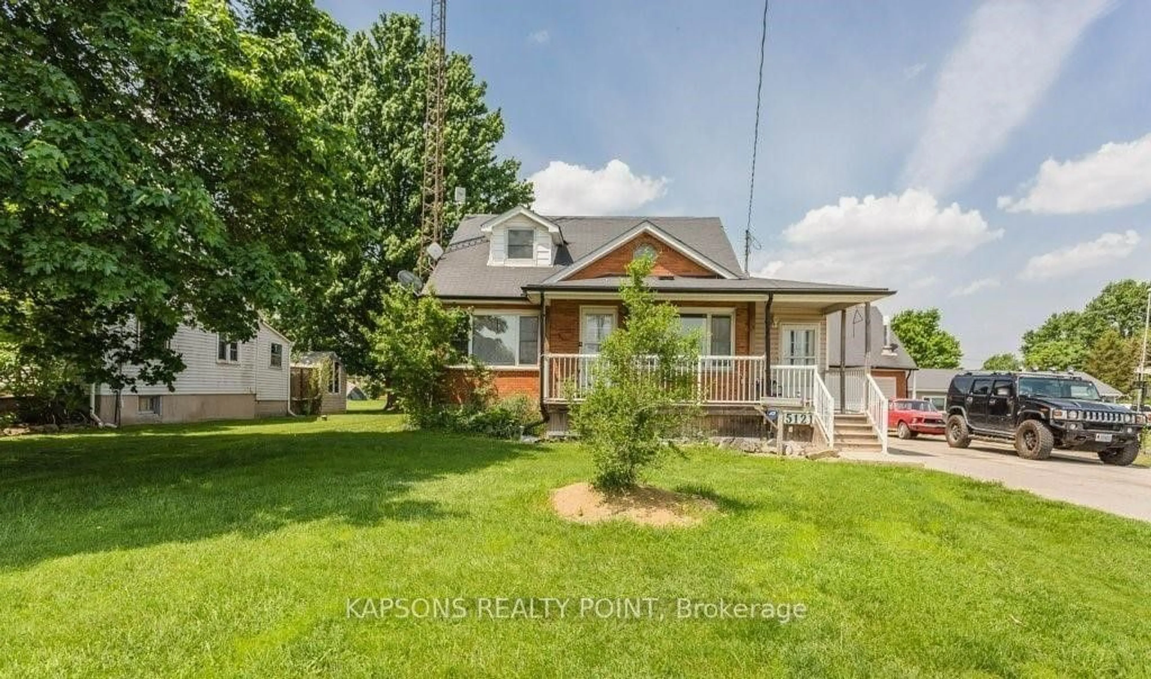 Frontside or backside of a home for 5121 Wellington Rd, London Ontario N6E 3Y1