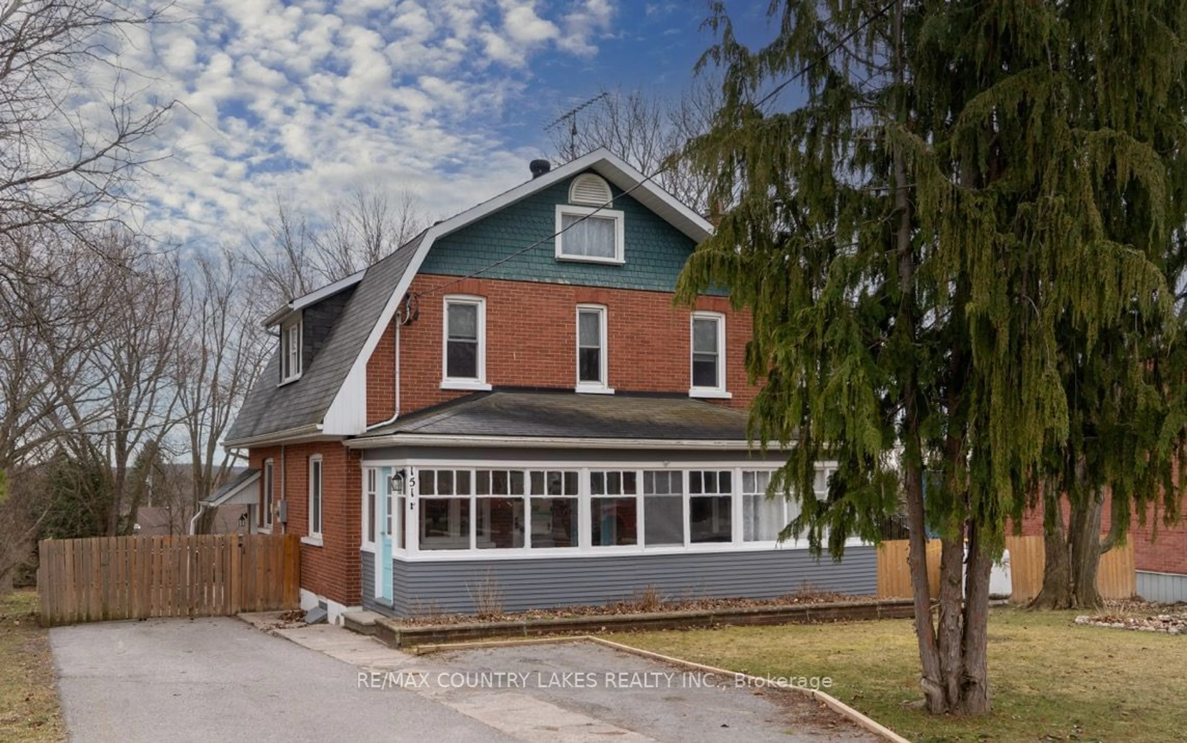 Frontside or backside of a home for 151 King St, Kawartha Lakes Ontario K0M 2T0