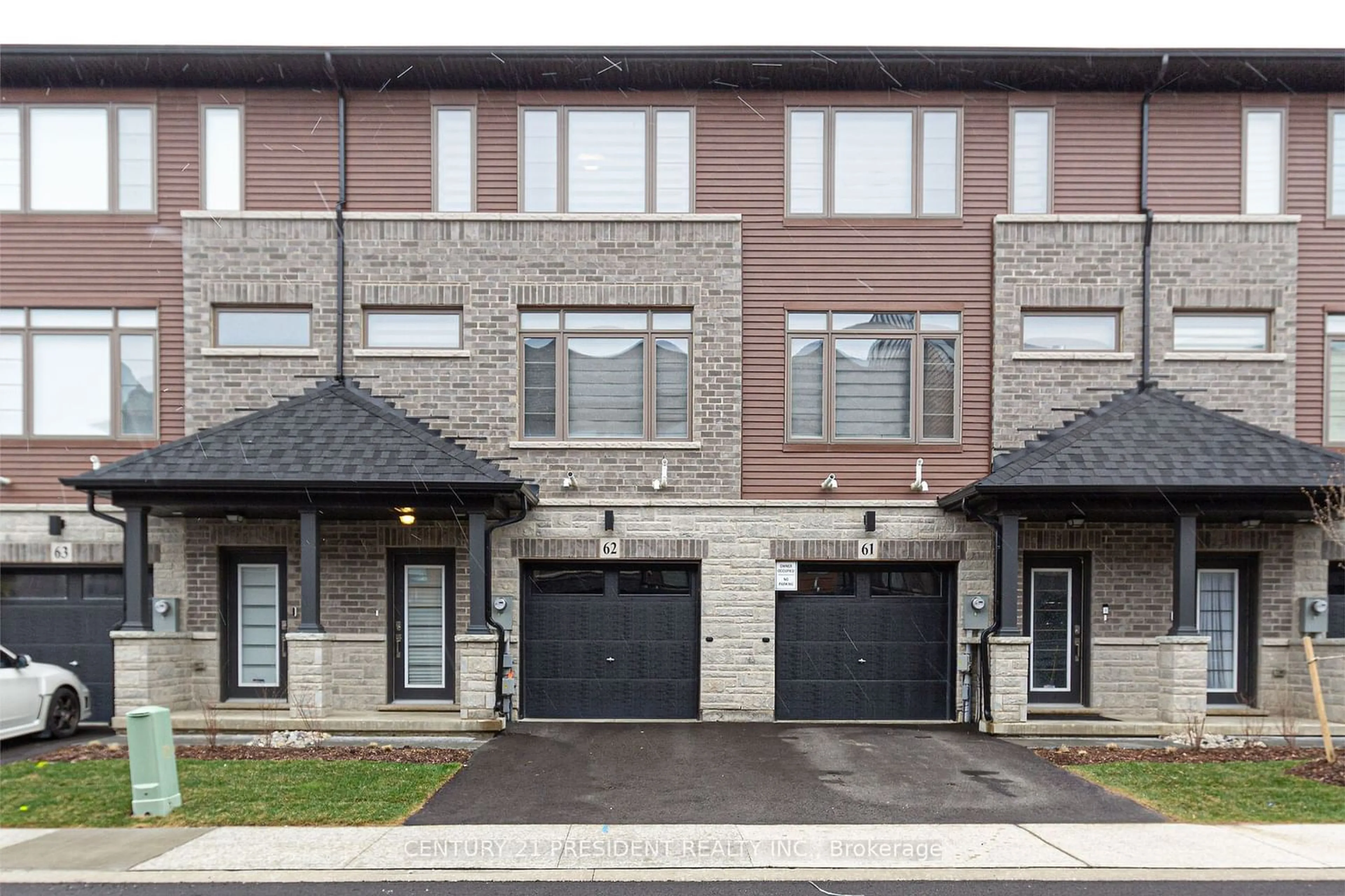 A pic from exterior of the house or condo for 61 Soho St #62, Hamilton Ontario L8J 0M6