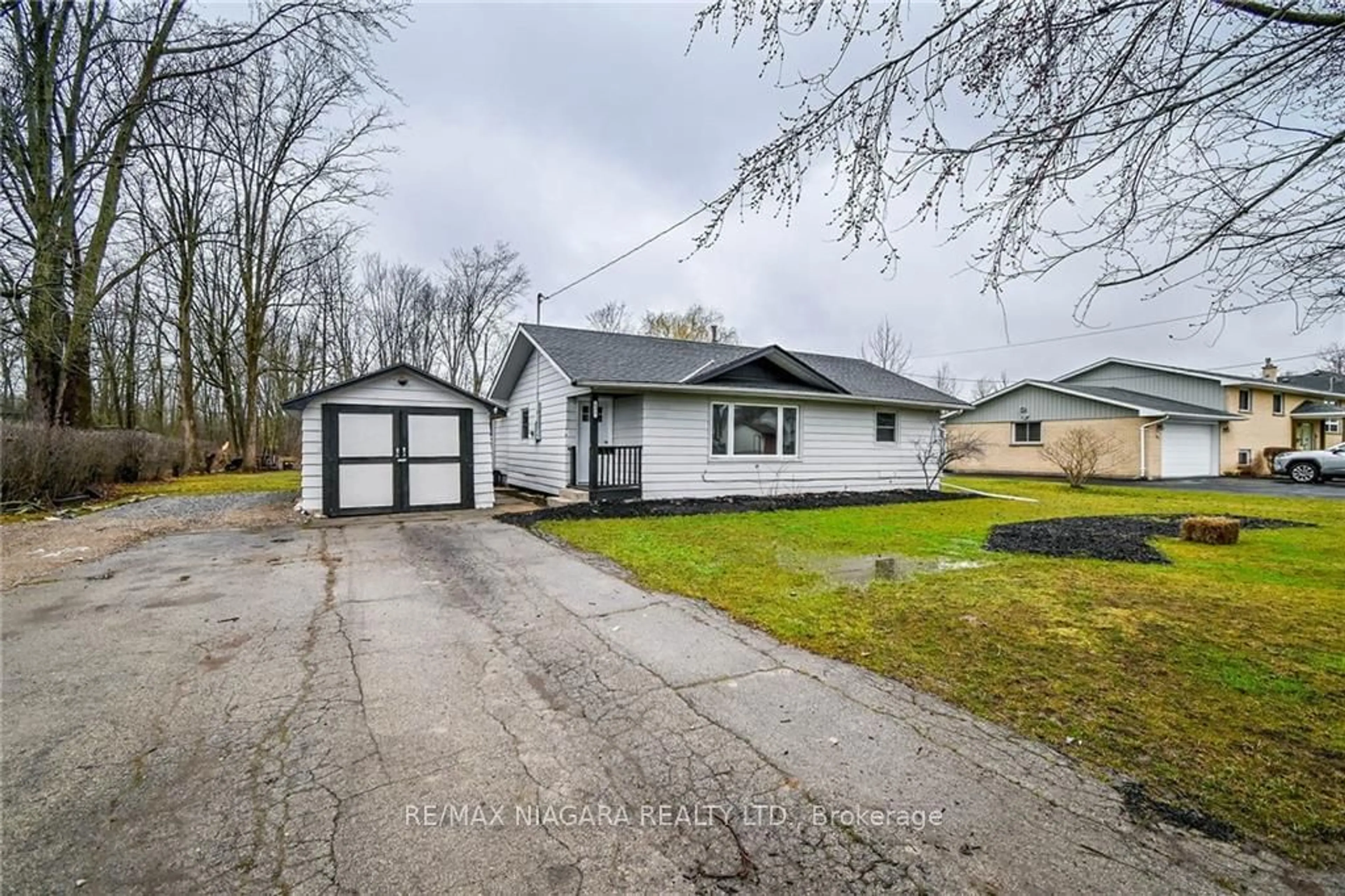 Frontside or backside of a home for 551 Buffalo Rd, Fort Erie Ontario L2A 5G7