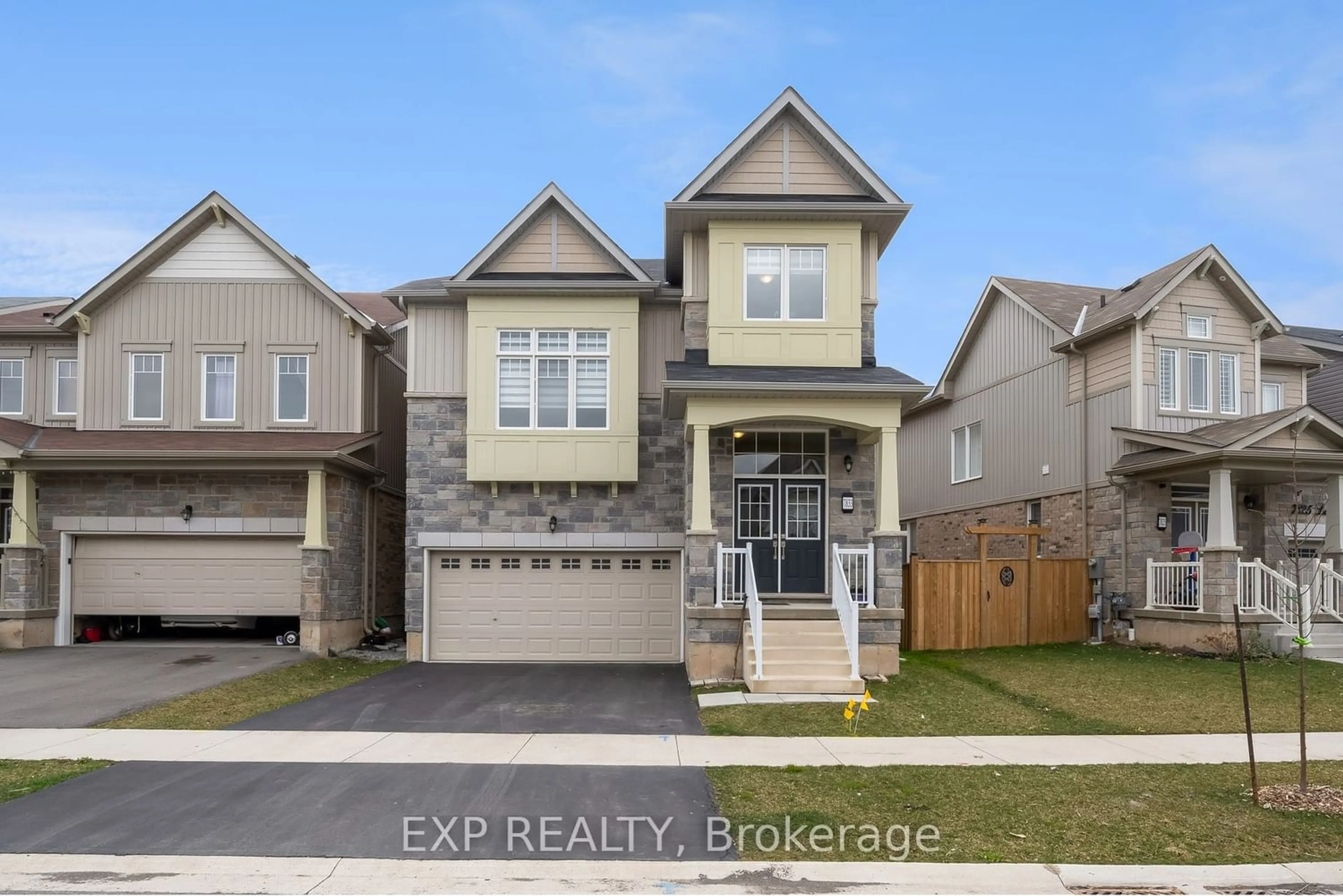 Frontside or backside of a home for 7833 Longhouse Lane, Niagara Falls Ontario L2H 2Y6