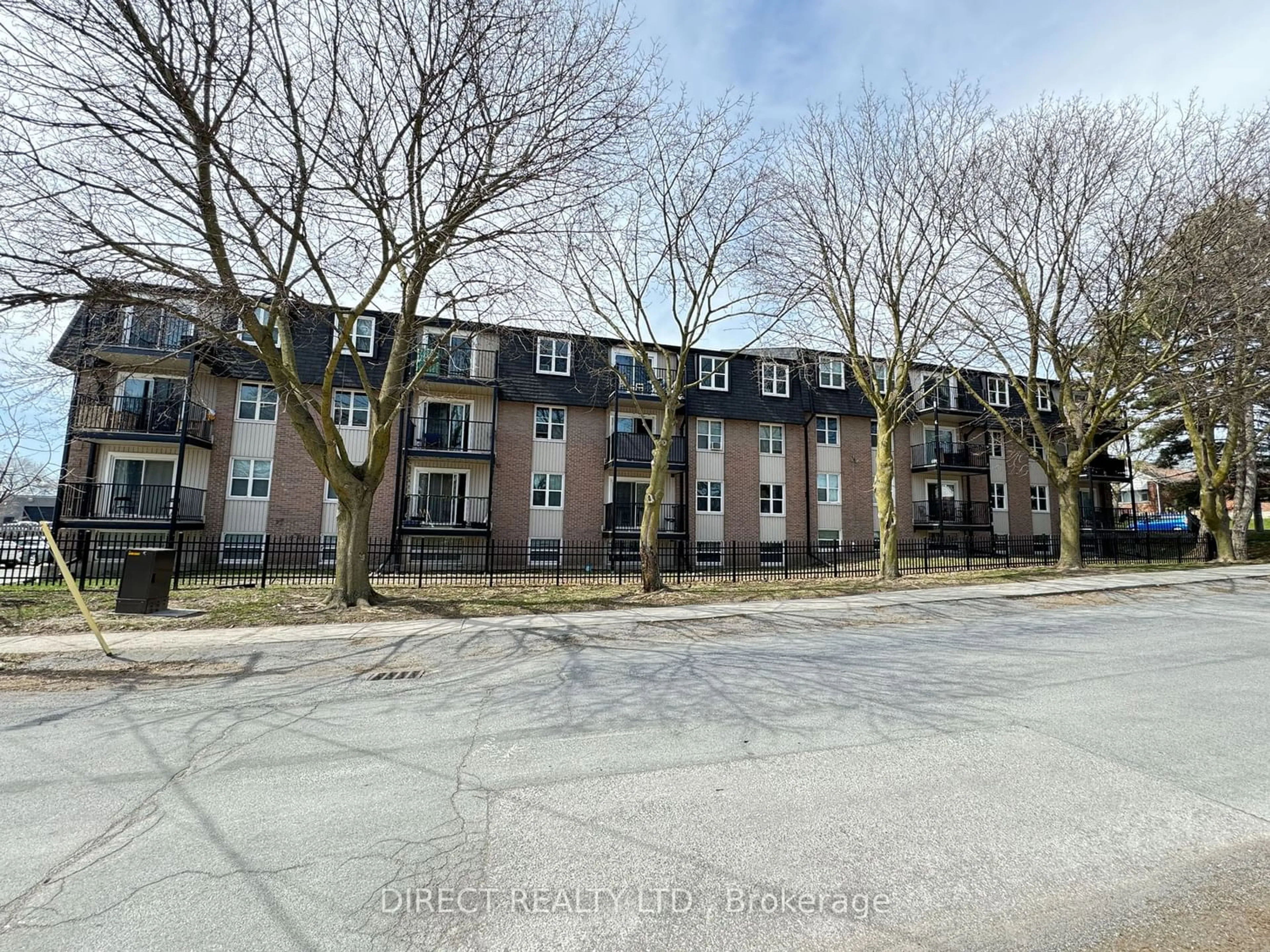 A pic from exterior of the house or condo for 25 College St #403, Belleville Ontario K8P 2E3