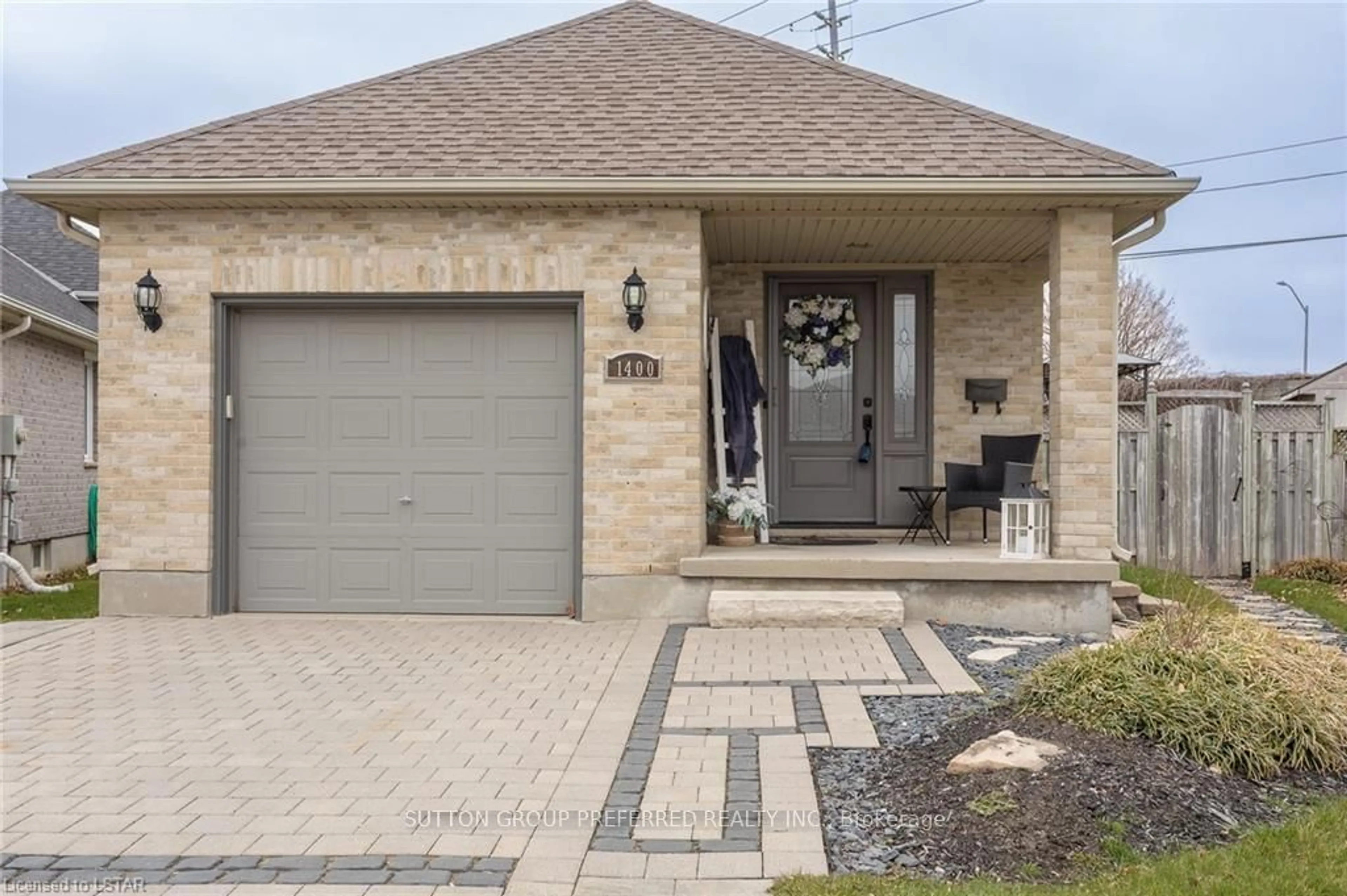 Home with brick exterior material for 1400 Aspenridge Cres, London Ontario N5Y 5P1