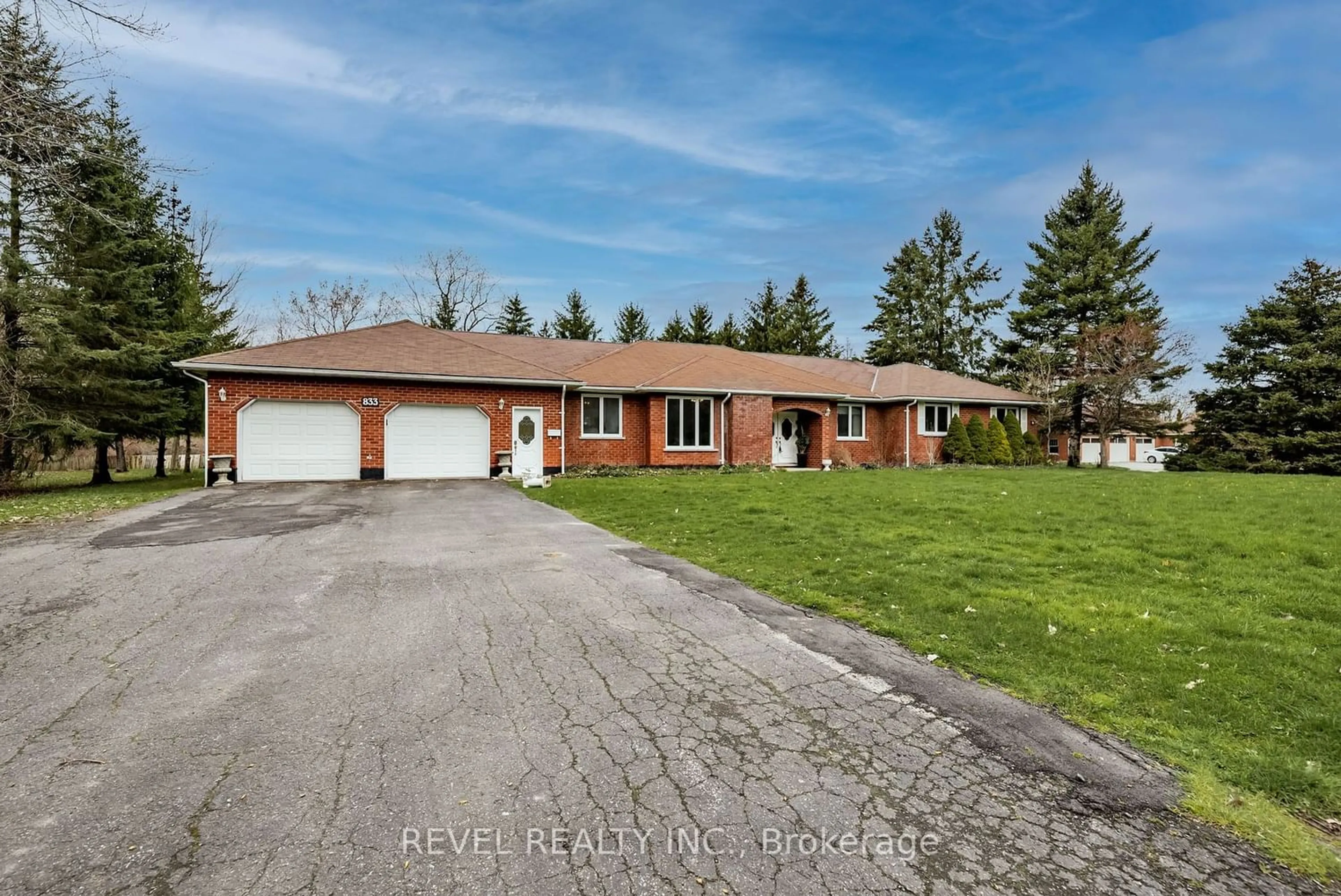 Frontside or backside of a home for 833 Rosehill Rd, Fort Erie Ontario L2A 5M4