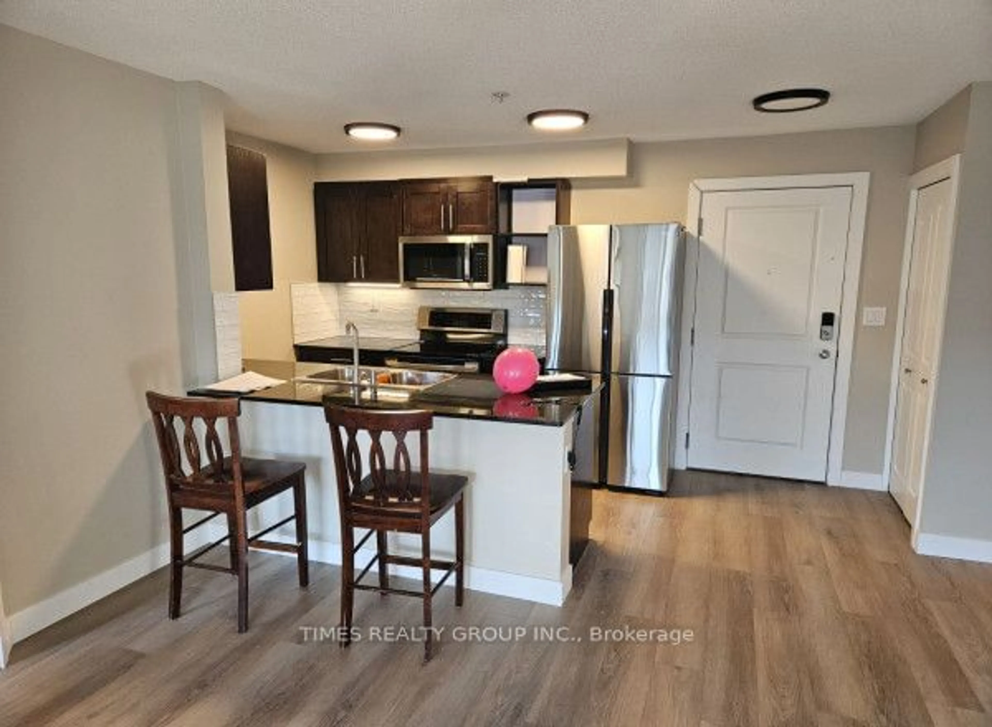 Standard kitchen for 403 Mackenzie Way Sw #1405, Out of Area Alberta T4B 3V7
