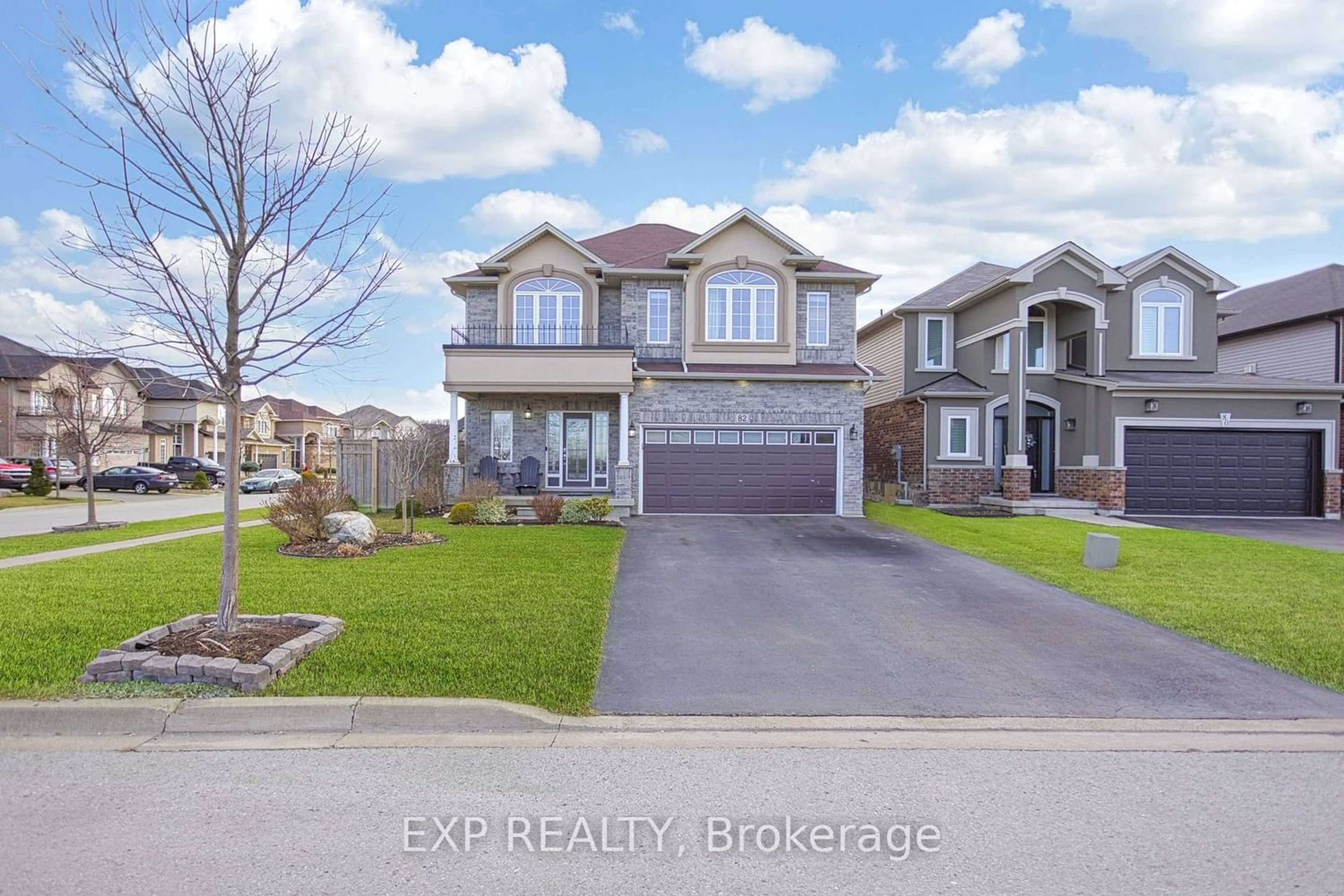 Frontside or backside of a home for 82 Lampman Dr, Grimsby Ontario L3M 0E7