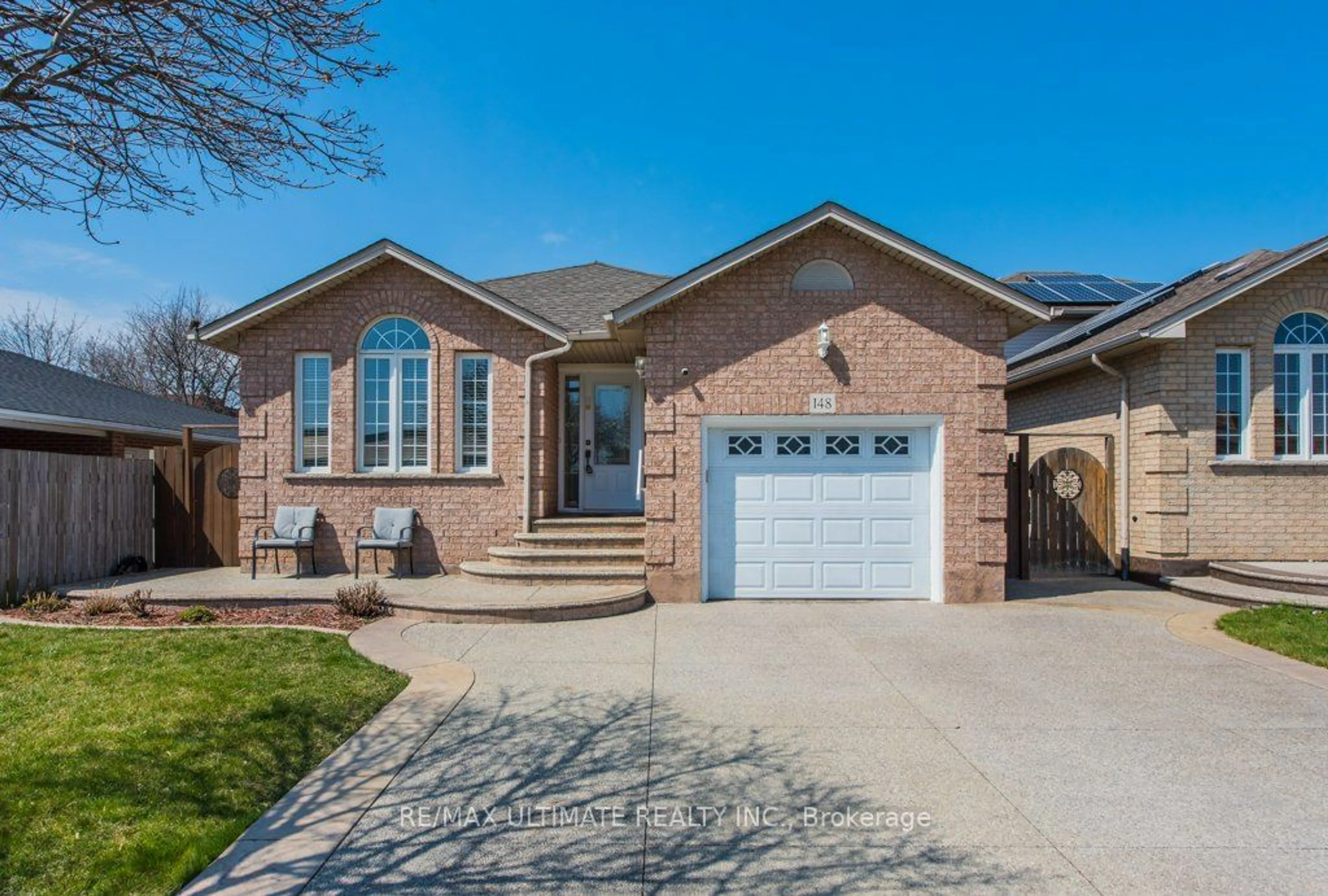 Frontside or backside of a home for 148 Fieldway Dr, Hamilton Ontario L9A 2L6