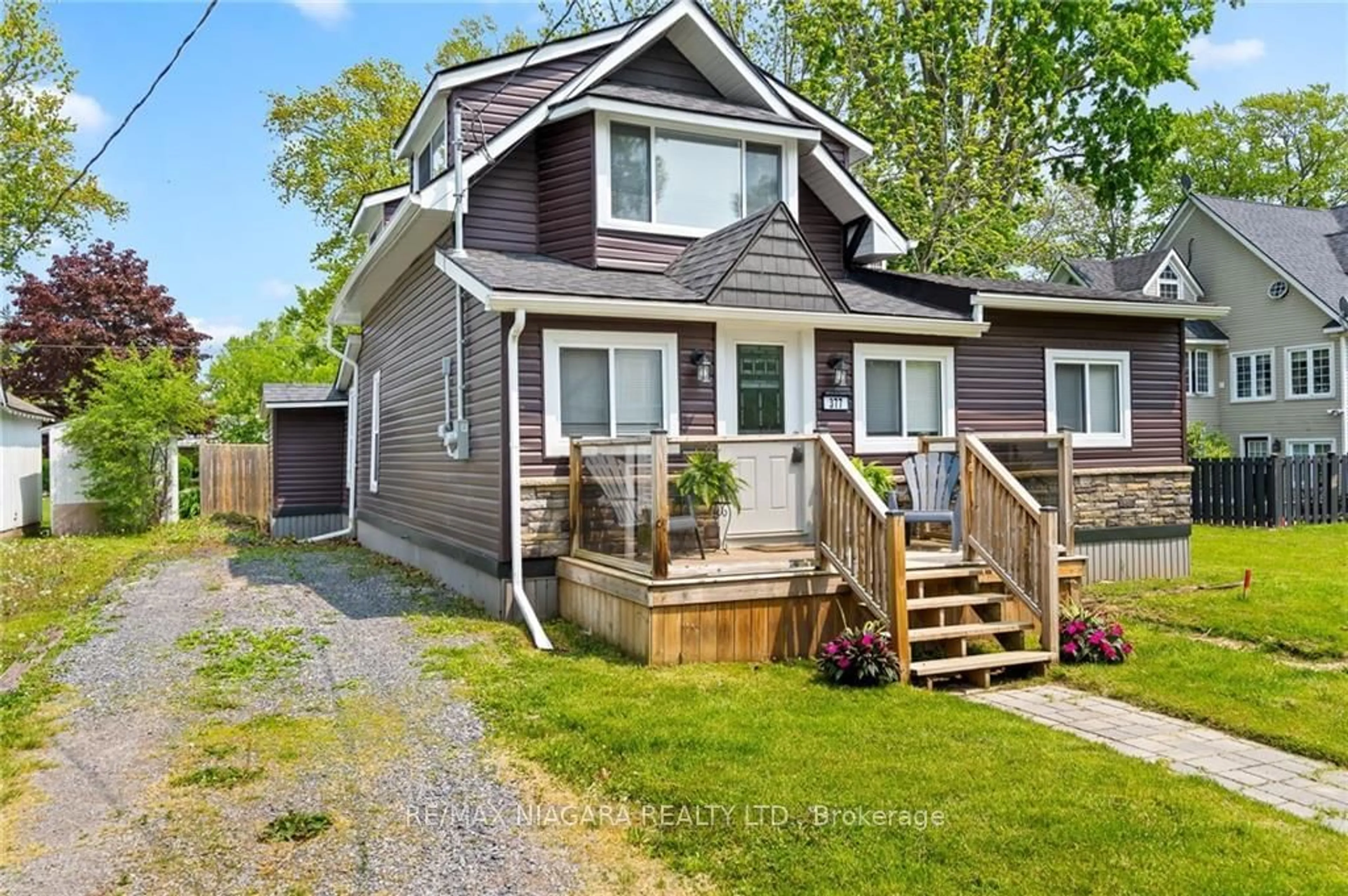 Cottage for 377 Cambridge Rd, Fort Erie Ontario L0S 1B0