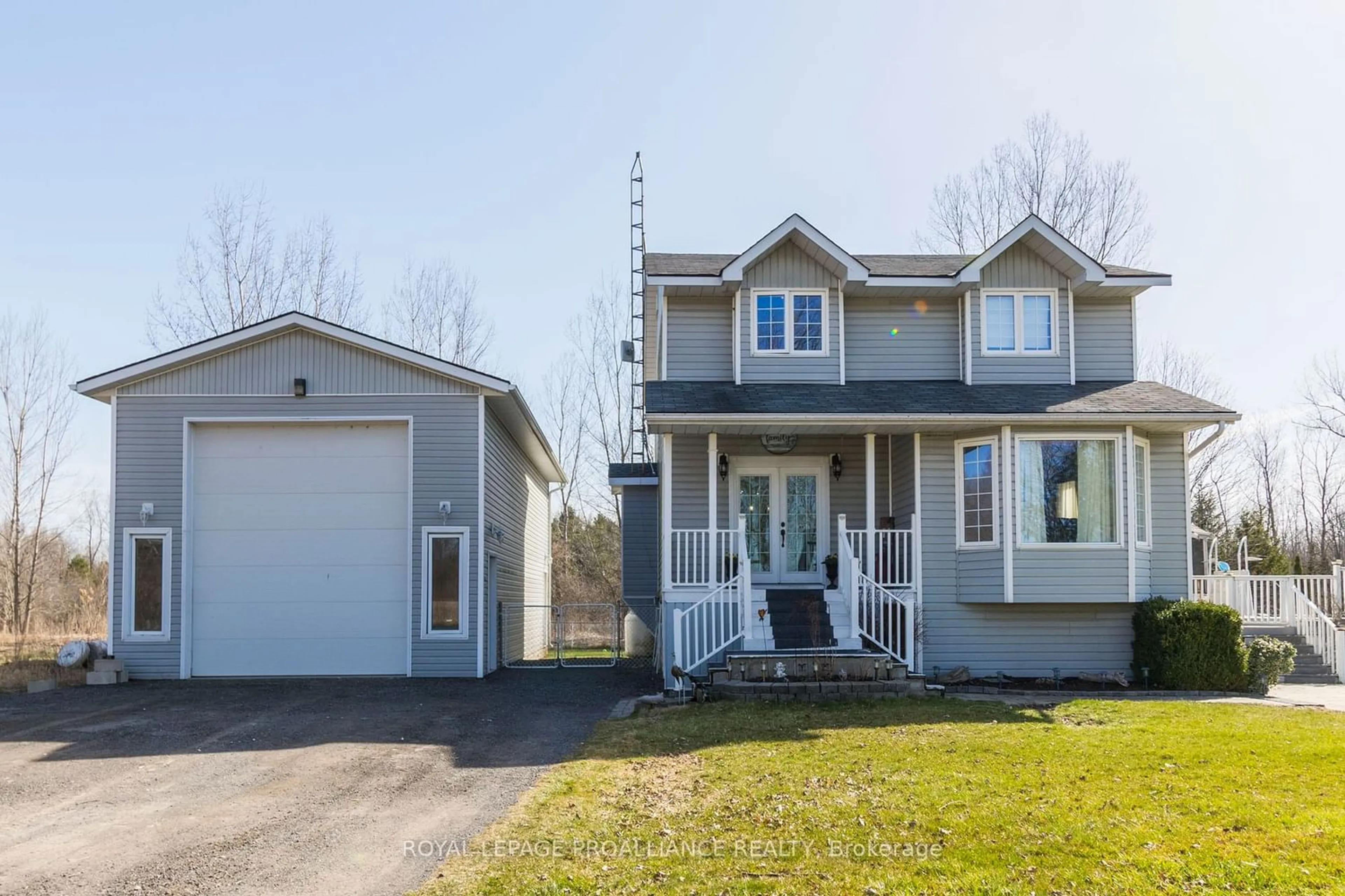 Frontside or backside of a home for 699 Bigford Rd, Quinte West Ontario K0K 1H0