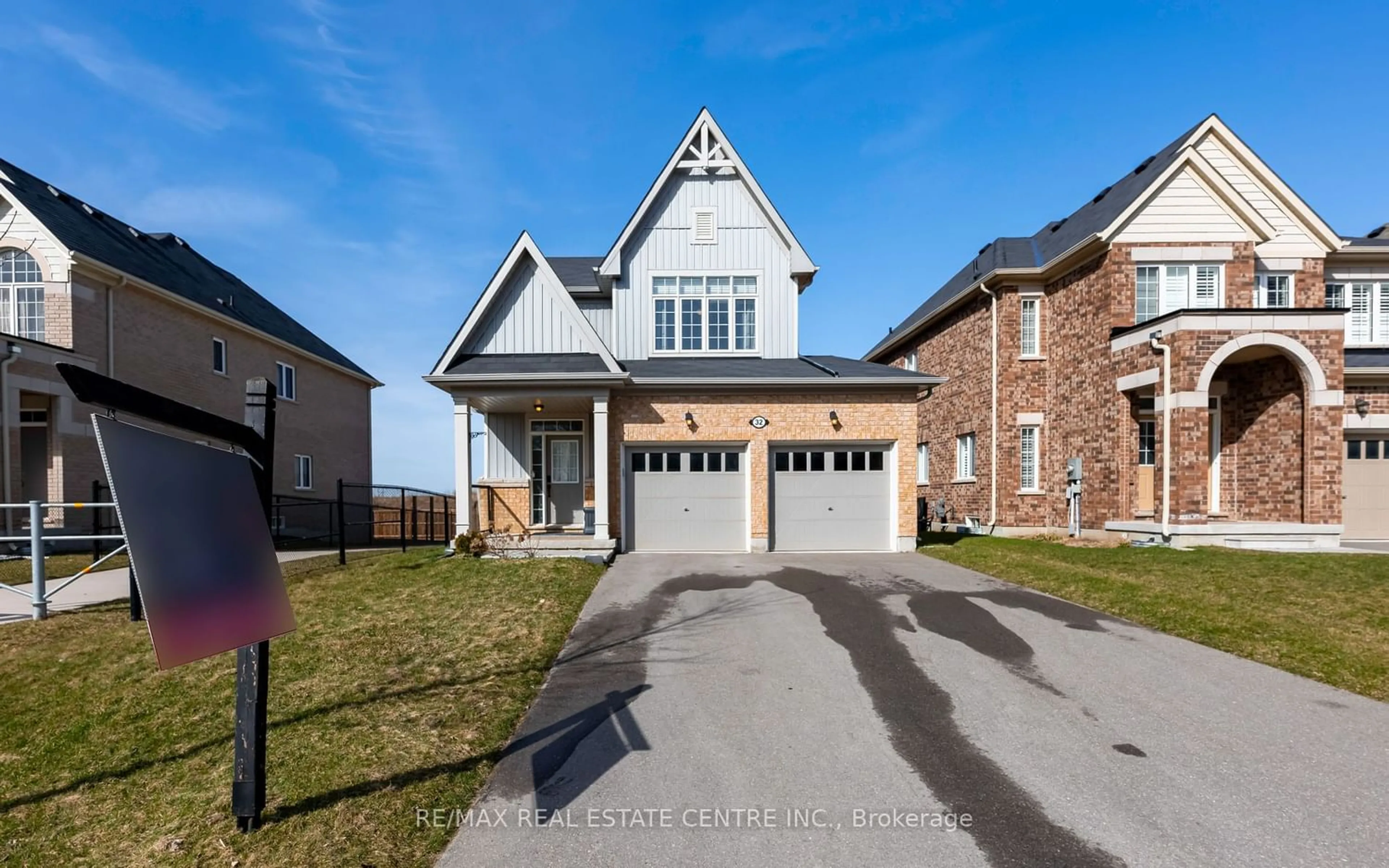 Home with brick exterior material for 32 Jenkins St, East Luther Grand Valley Ontario L9W 7R3
