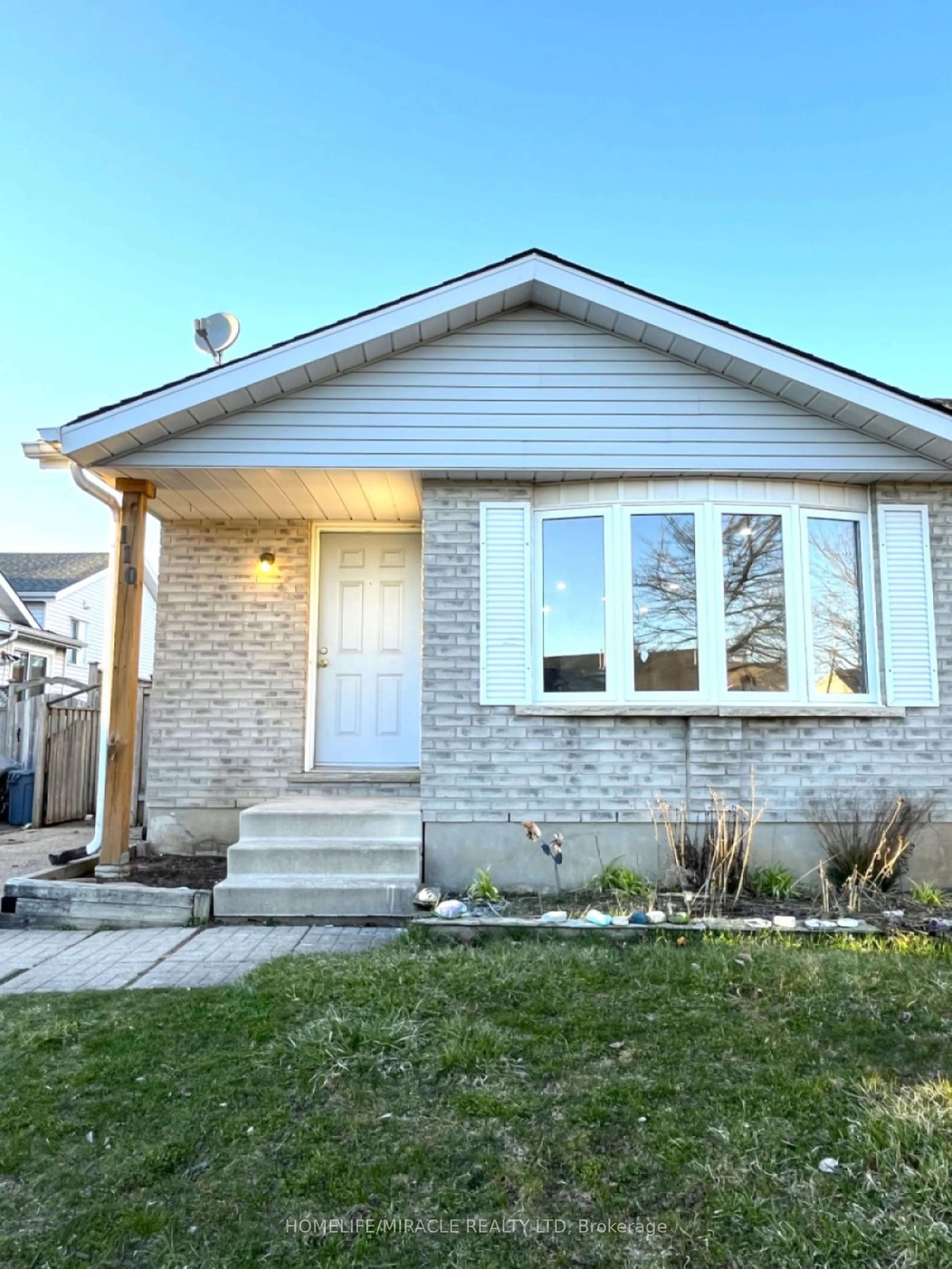 Frontside or backside of a home for 110 Oprington Crt, Kitchener Ontario N2N 3E1