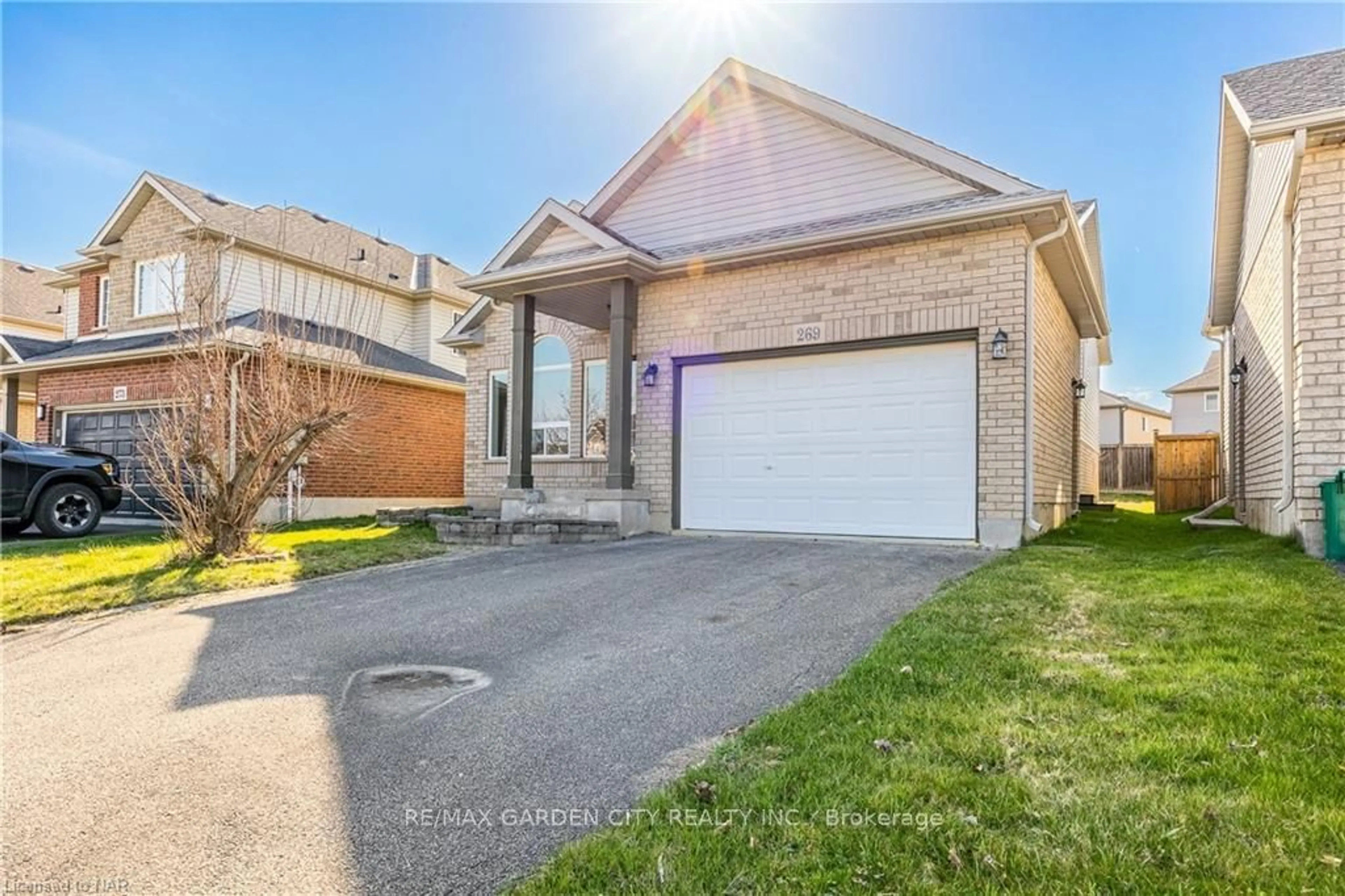 Frontside or backside of a home for 269 Winterberry Blvd, Thorold Ontario L2V 5E5