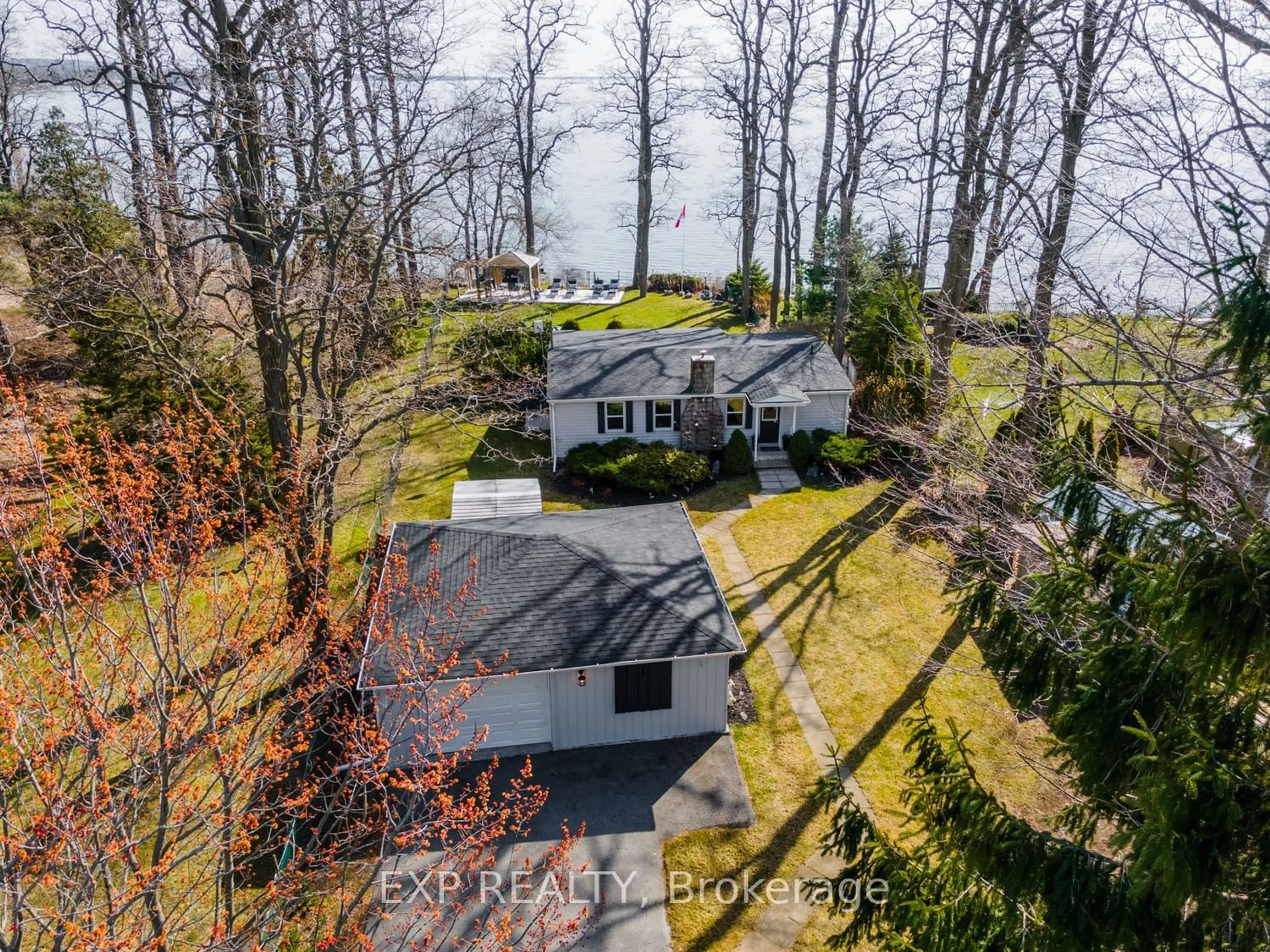 Frontside or backside of a home for 113 Victoria Beach Rd, Cramahe Ontario K0K 1S0
