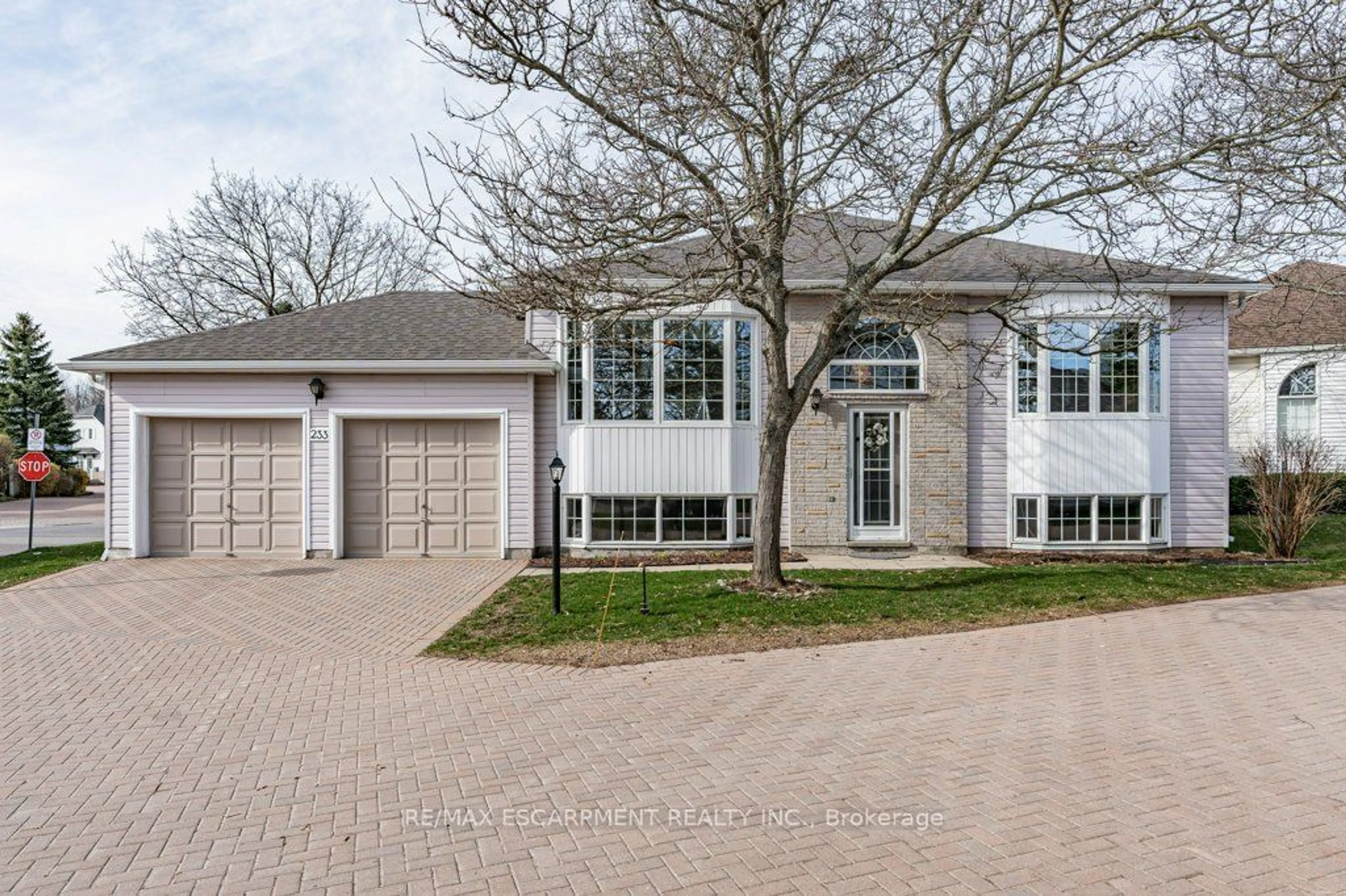 Frontside or backside of a home for 233 Silverbirch Blvd, Hamilton Ontario L0R 1W0