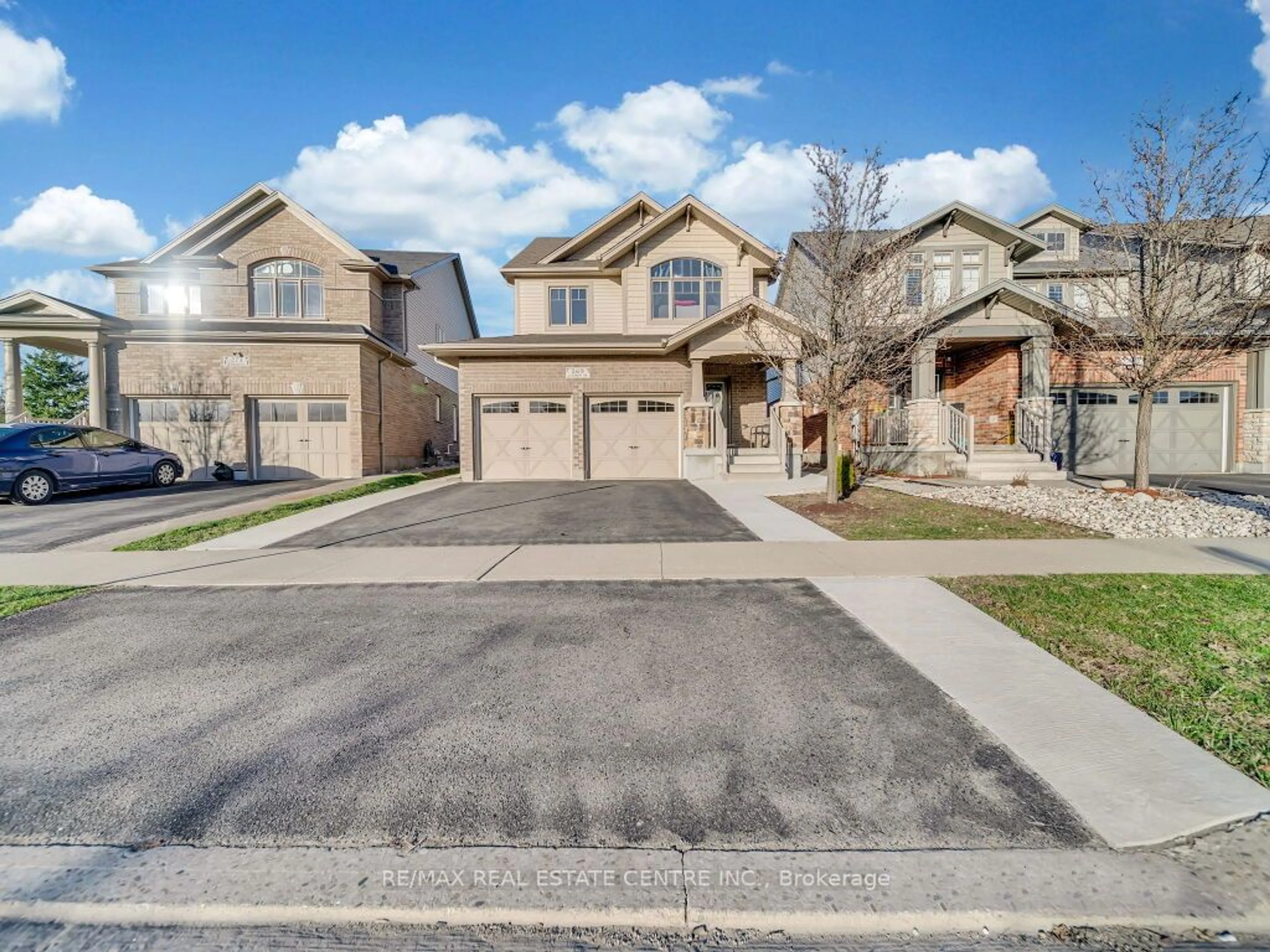 Frontside or backside of a home for 269 Goodwin Dr, Guelph Ontario N1L 0K1