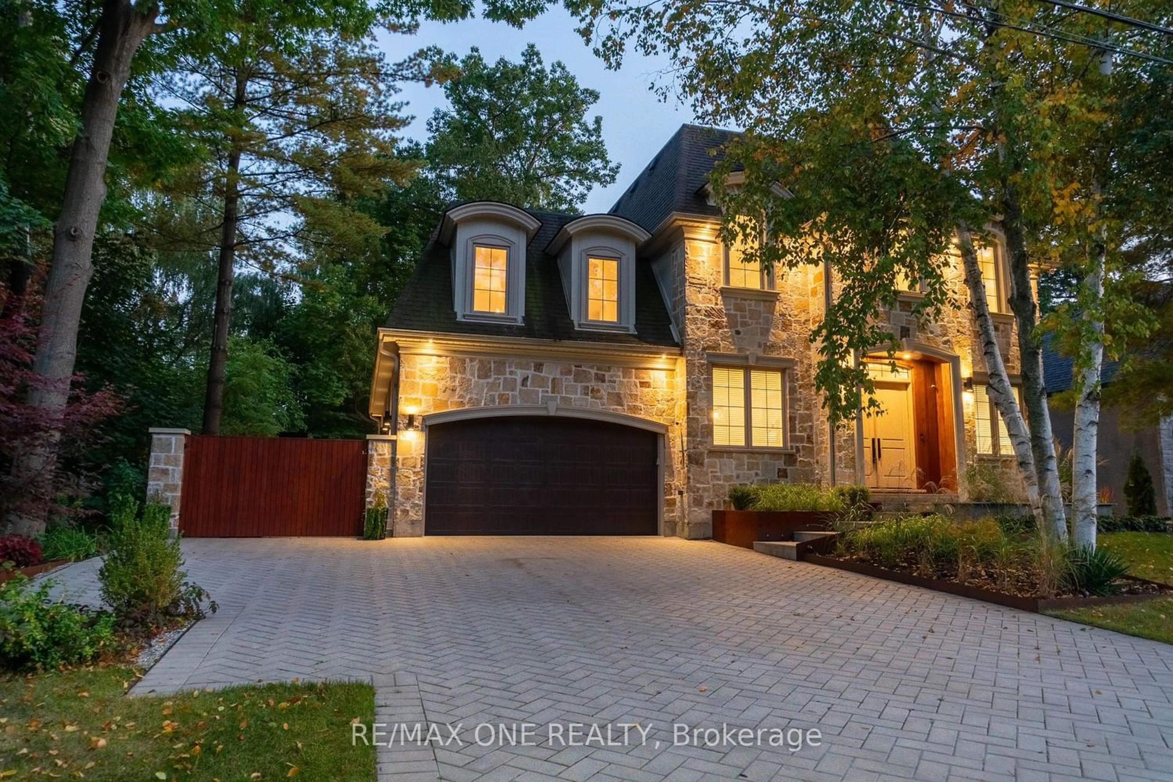 Home with brick exterior material for 64 Ravina Cres, Hamilton Ontario L9G 2E7