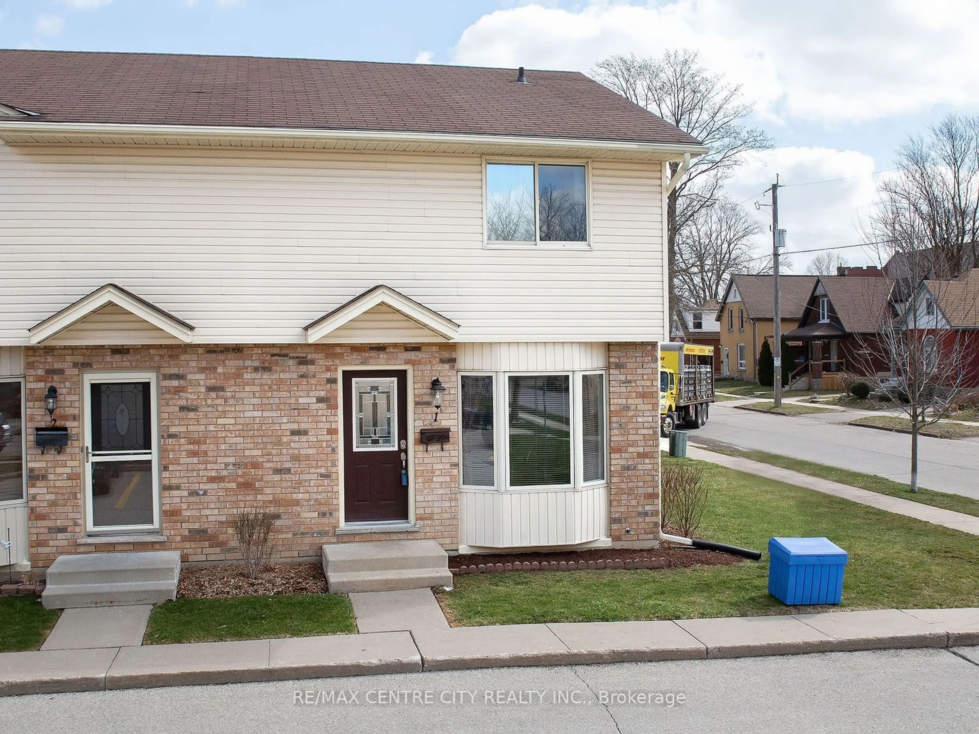 A pic from exterior of the house or condo for 40 Burslem St #1, London Ontario N5W 2V7