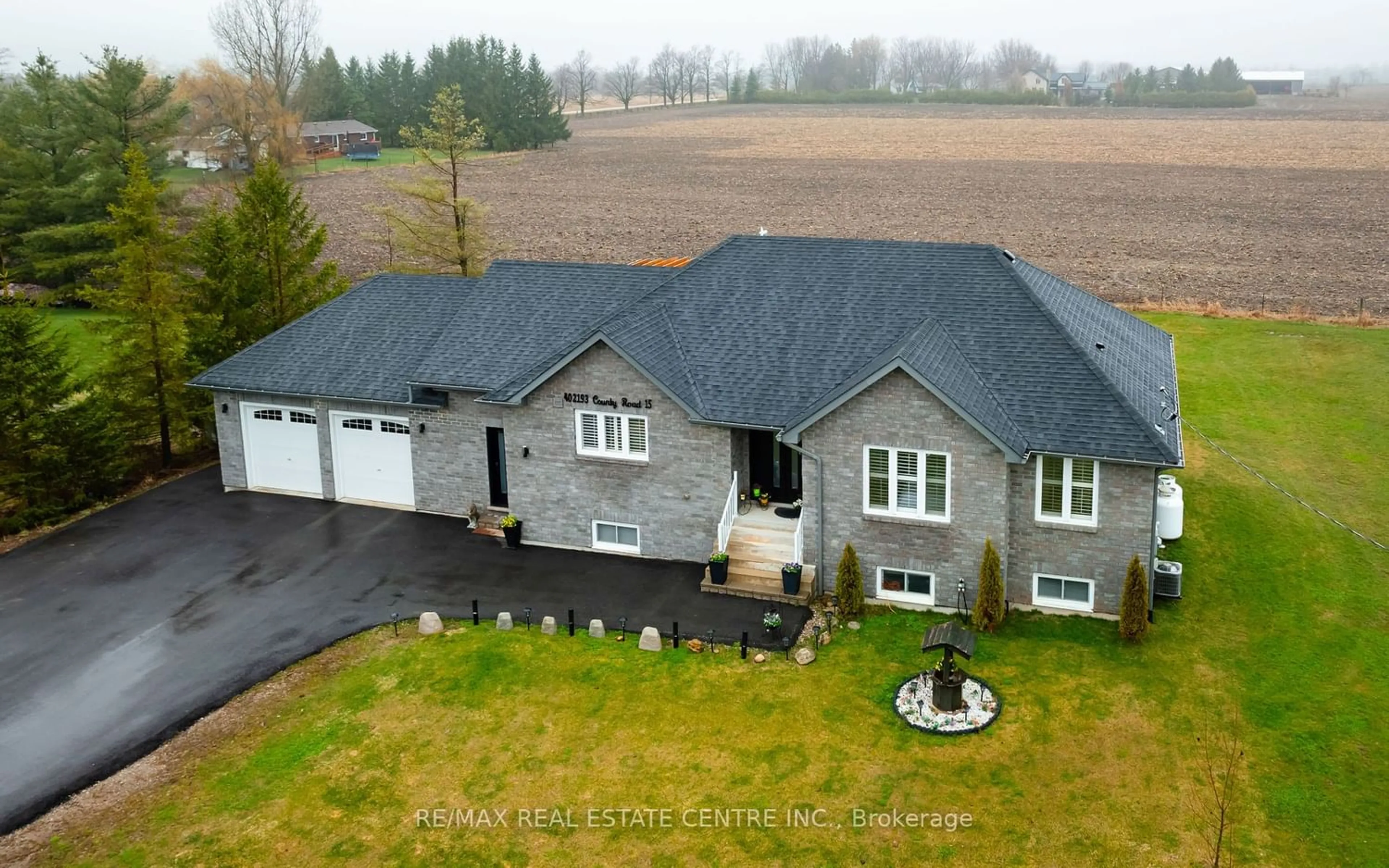 Frontside or backside of a home for 402193 County Rd 15 Rd, East Luther Grand Valley Ontario L9W 0Z4