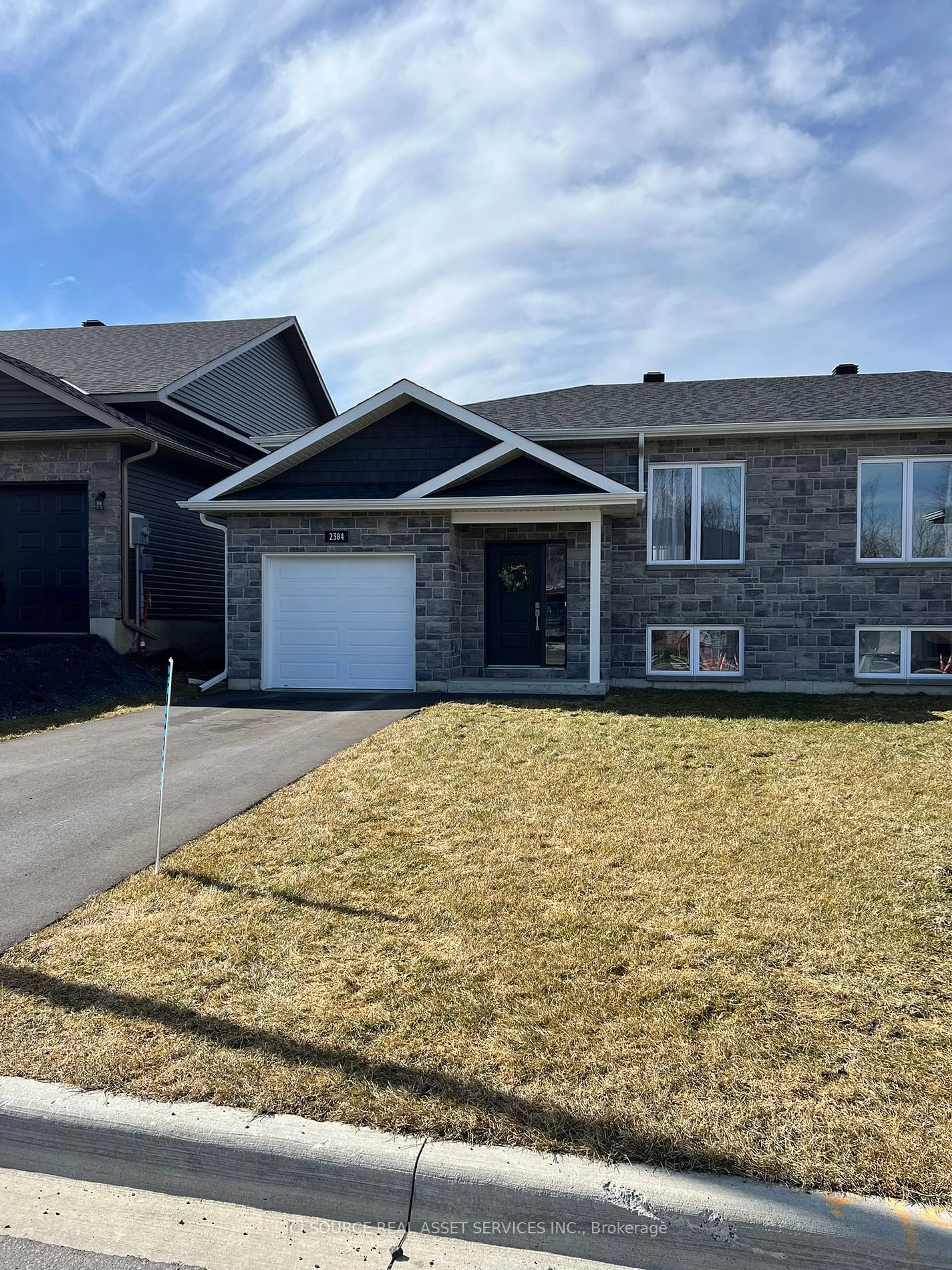 Frontside or backside of a home for 2384 Watson Cres, Cornwall Ontario K6H 0H8
