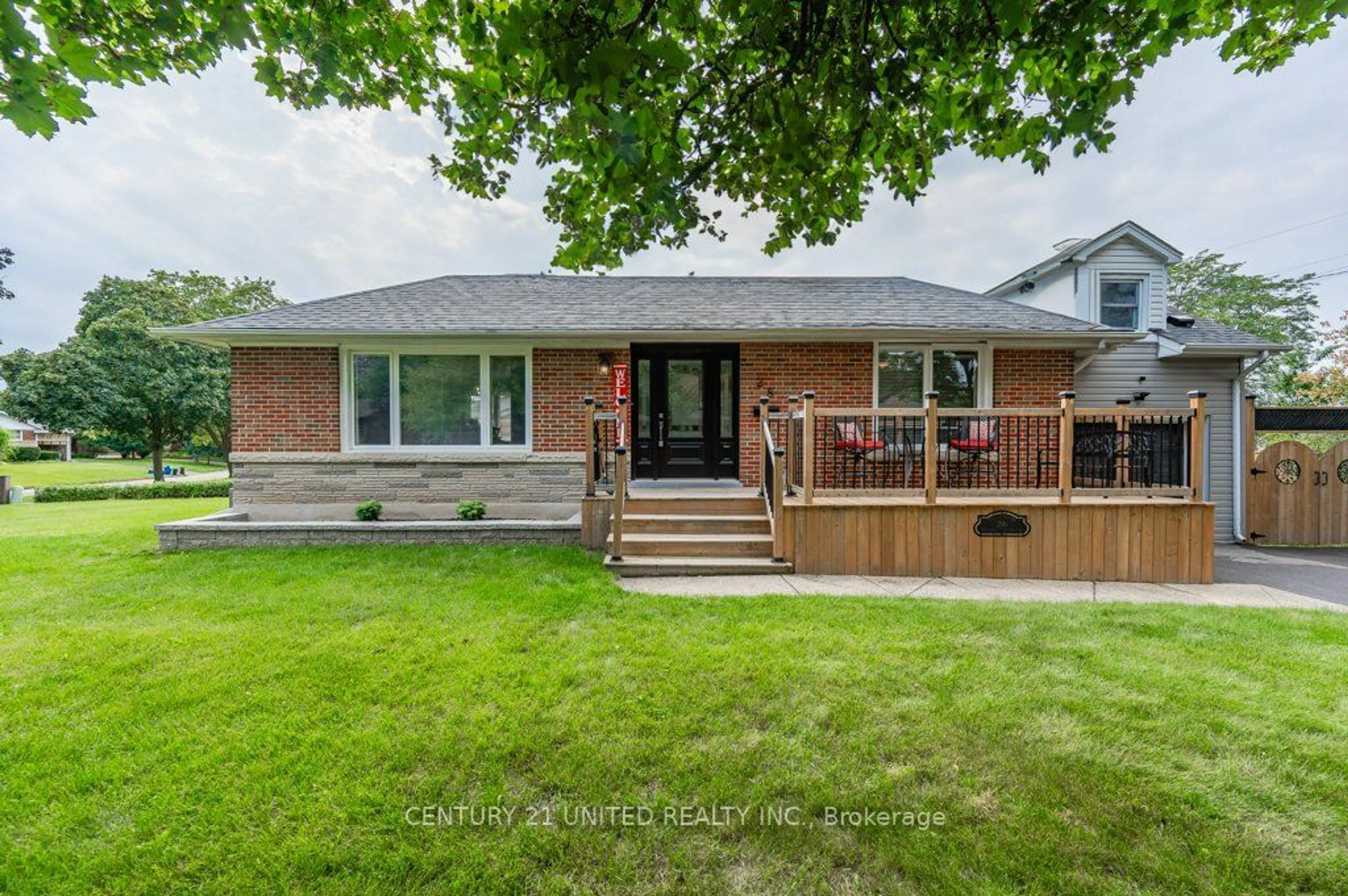 Frontside or backside of a home for 28 Masterson Dr, St. Catharines Ontario L2T 3P3