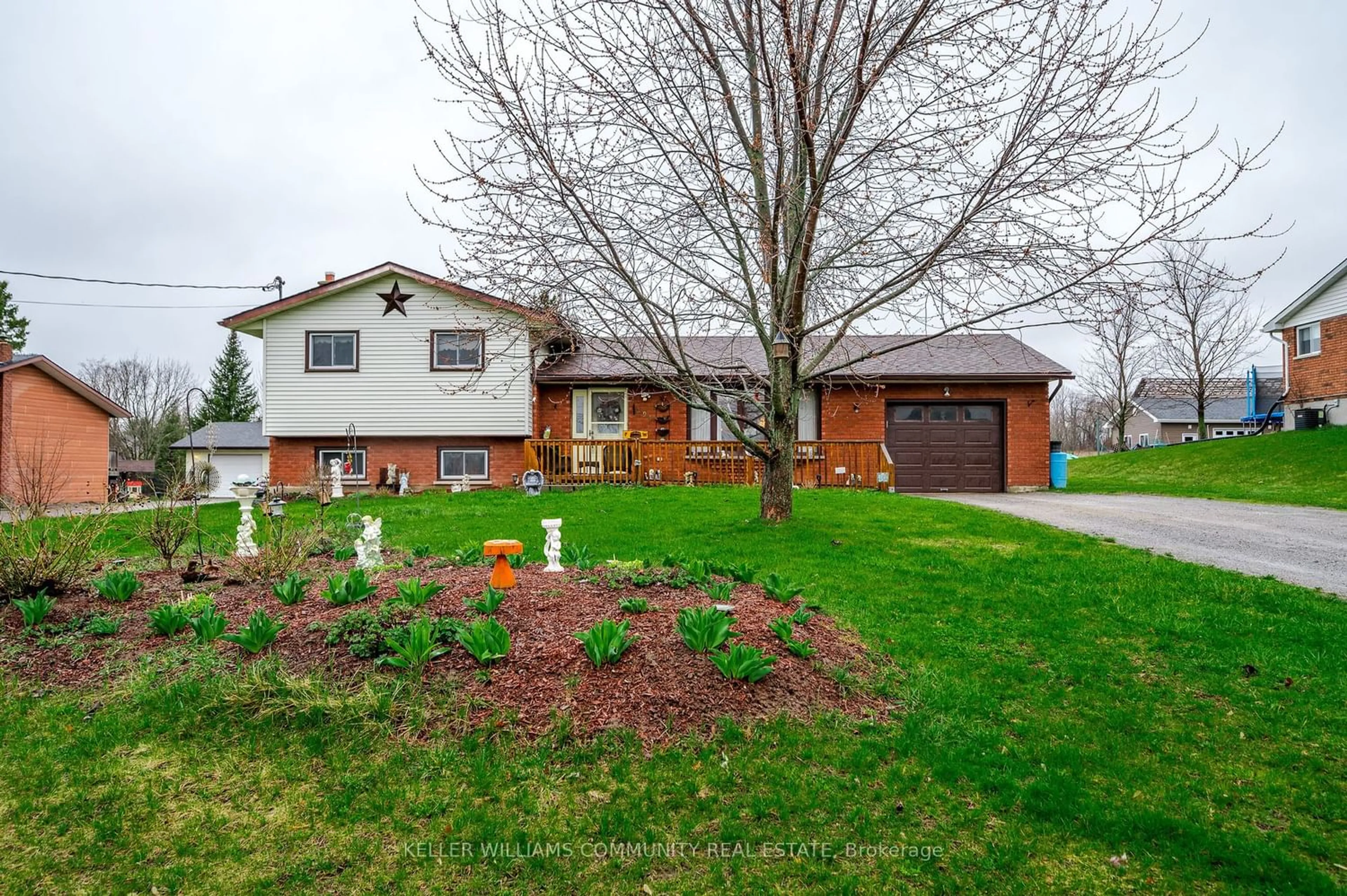 Frontside or backside of a home for 194 Kerry Line, Smith-Ennismore-Lakefield Ontario K0L 1T0