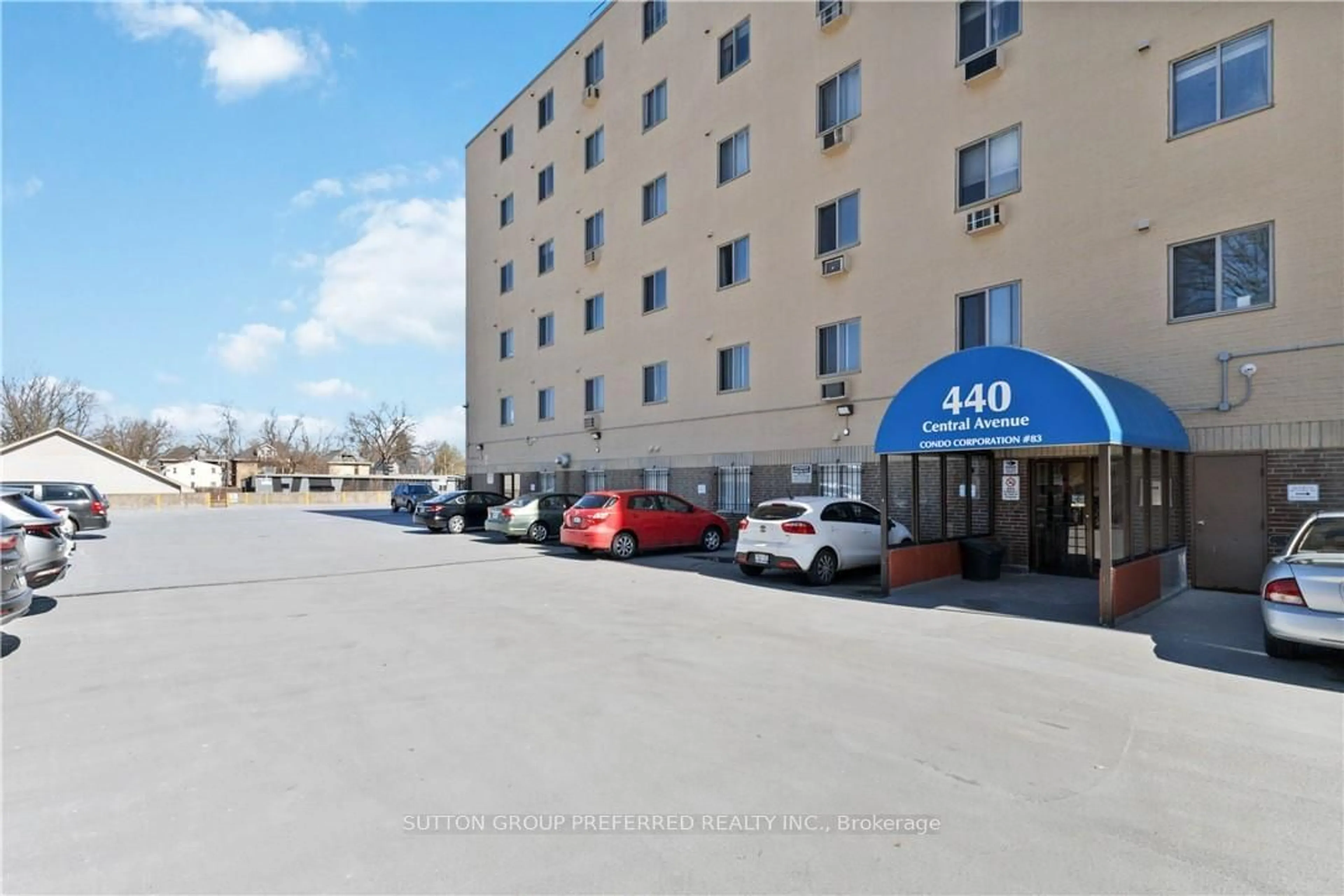 Outside view for 440 Central Ave #304, London Ontario N6B 2E5