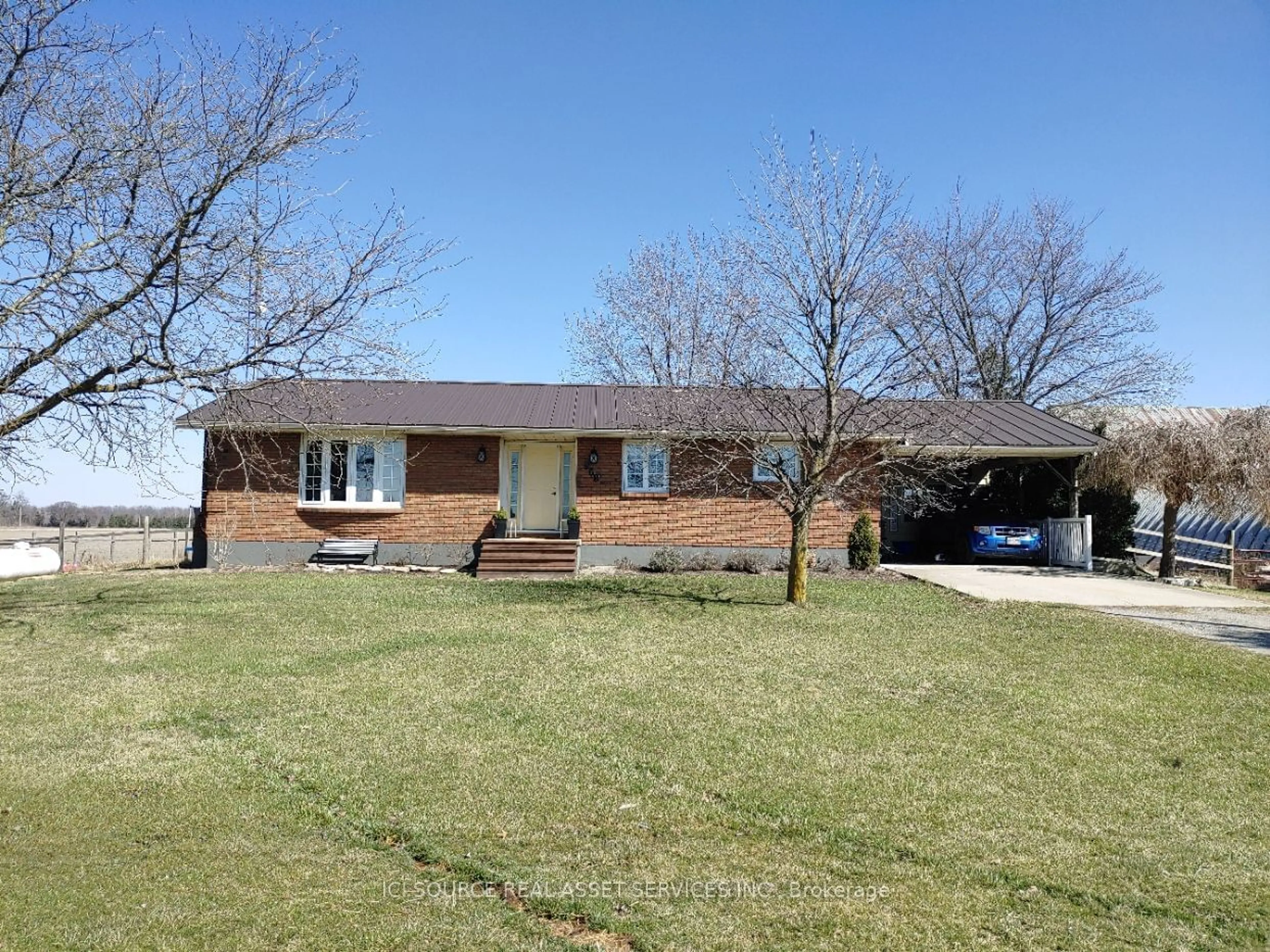 Frontside or backside of a home for 968 Brigden Rd, St. Clair Ontario N8A 4L2