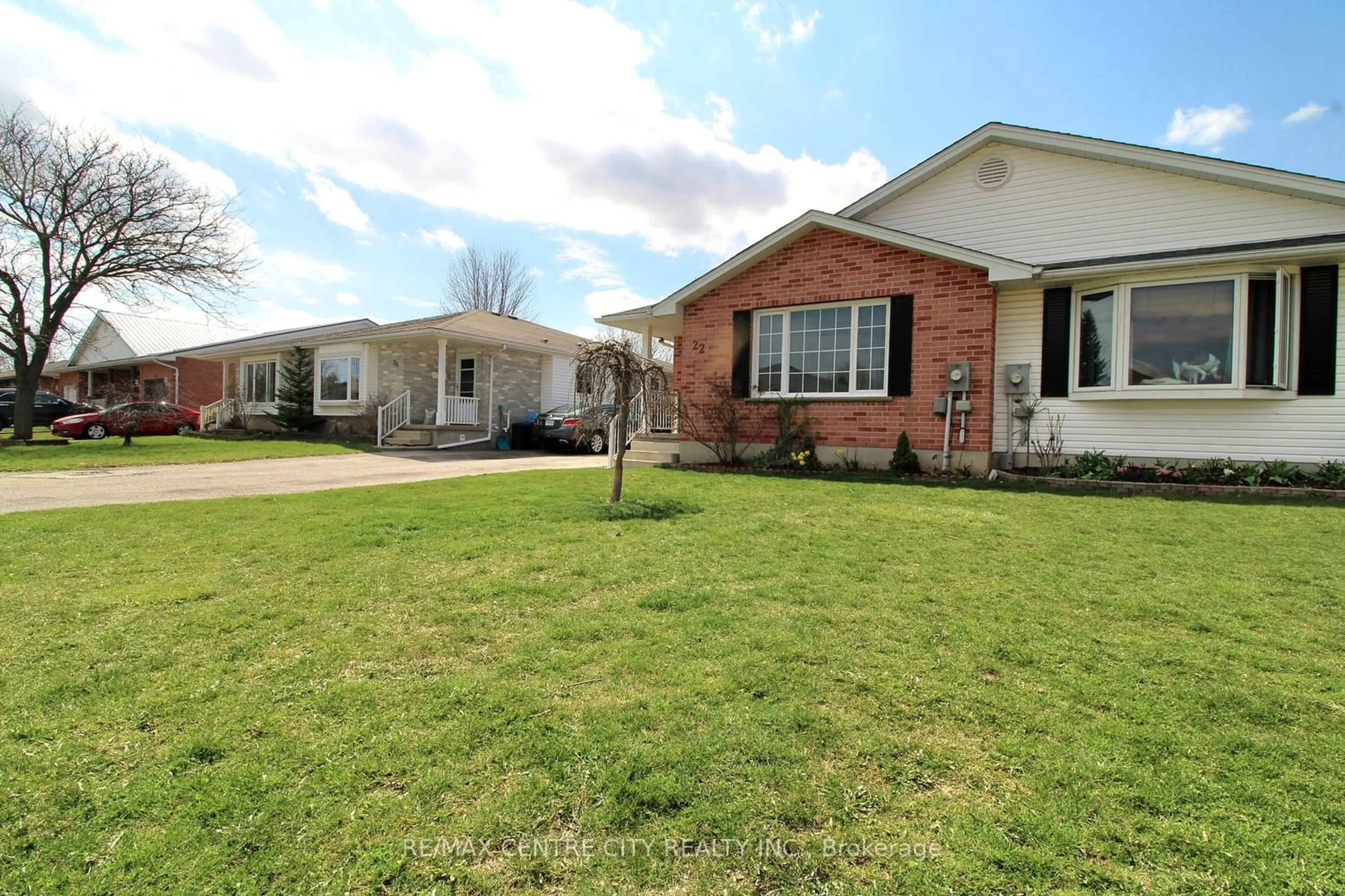 Frontside or backside of a home for 22 Fanjoy Dr, St. Thomas Ontario N5R 6B4