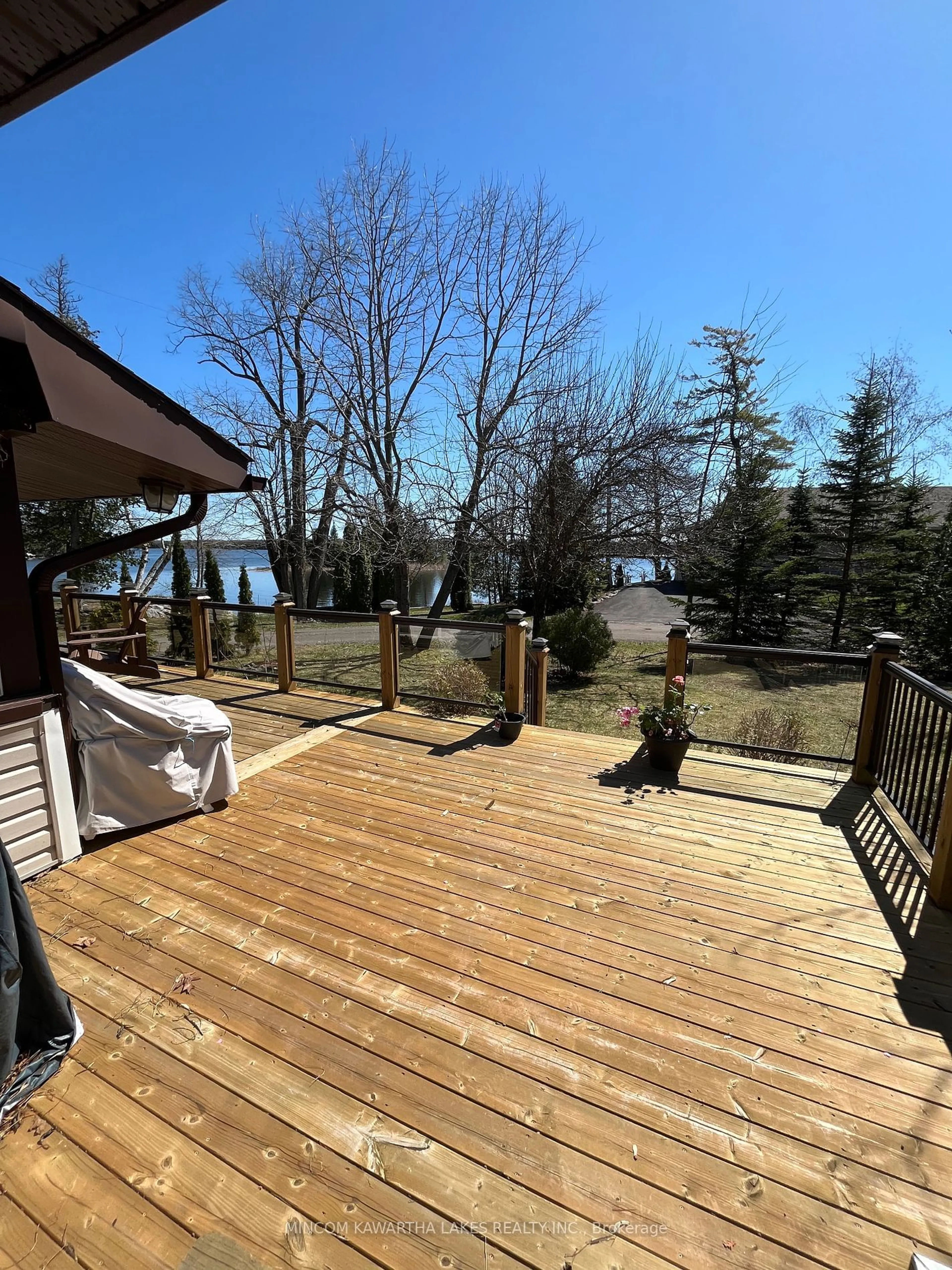 Patio, lake for 19 Southgate Circle Dr, Curve Lake First Nation 35 Ontario K0L 1R0