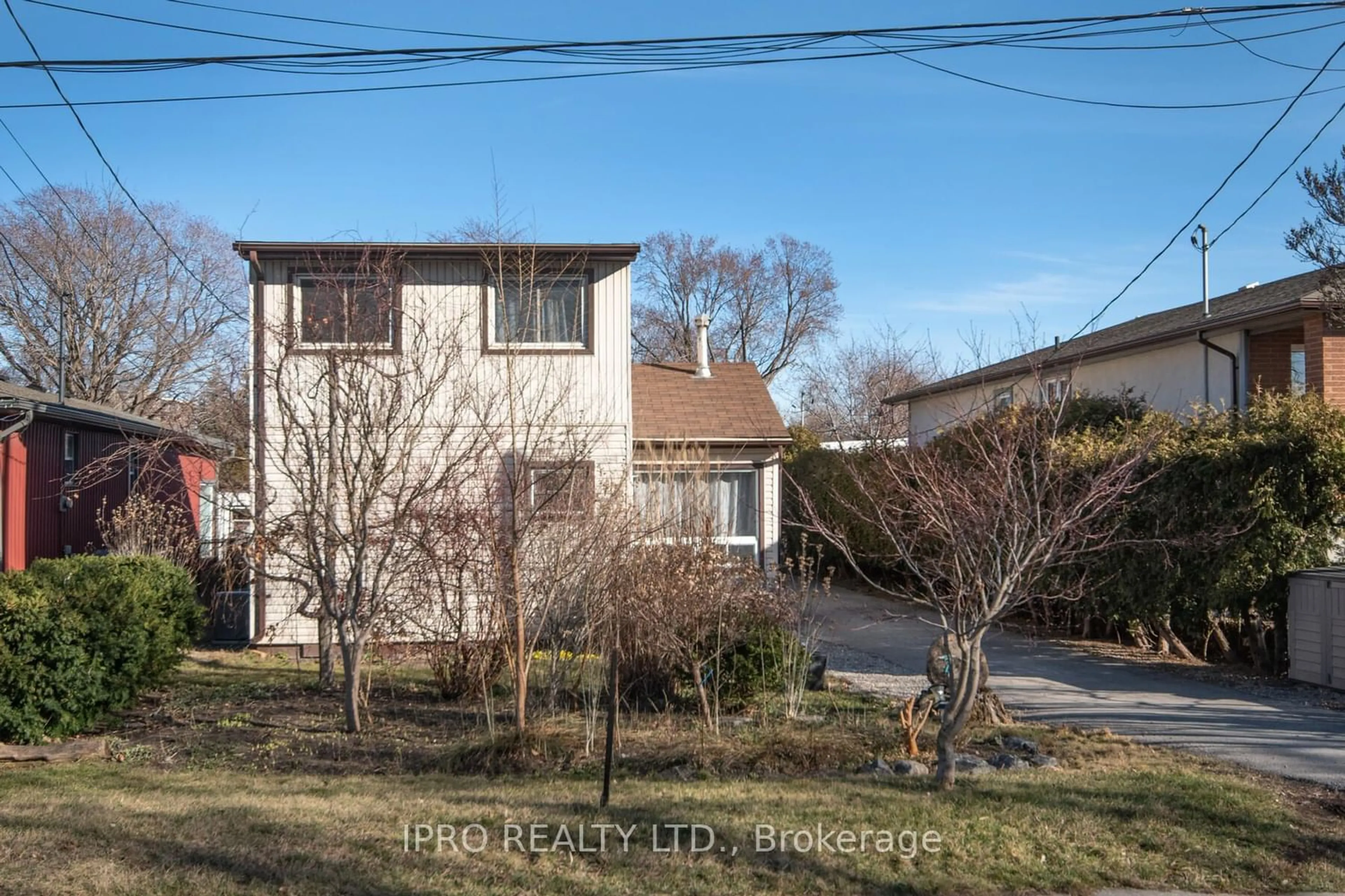 Frontside or backside of a home for 74 Pinelands Ave, Hamilton Ontario L8E 3A9