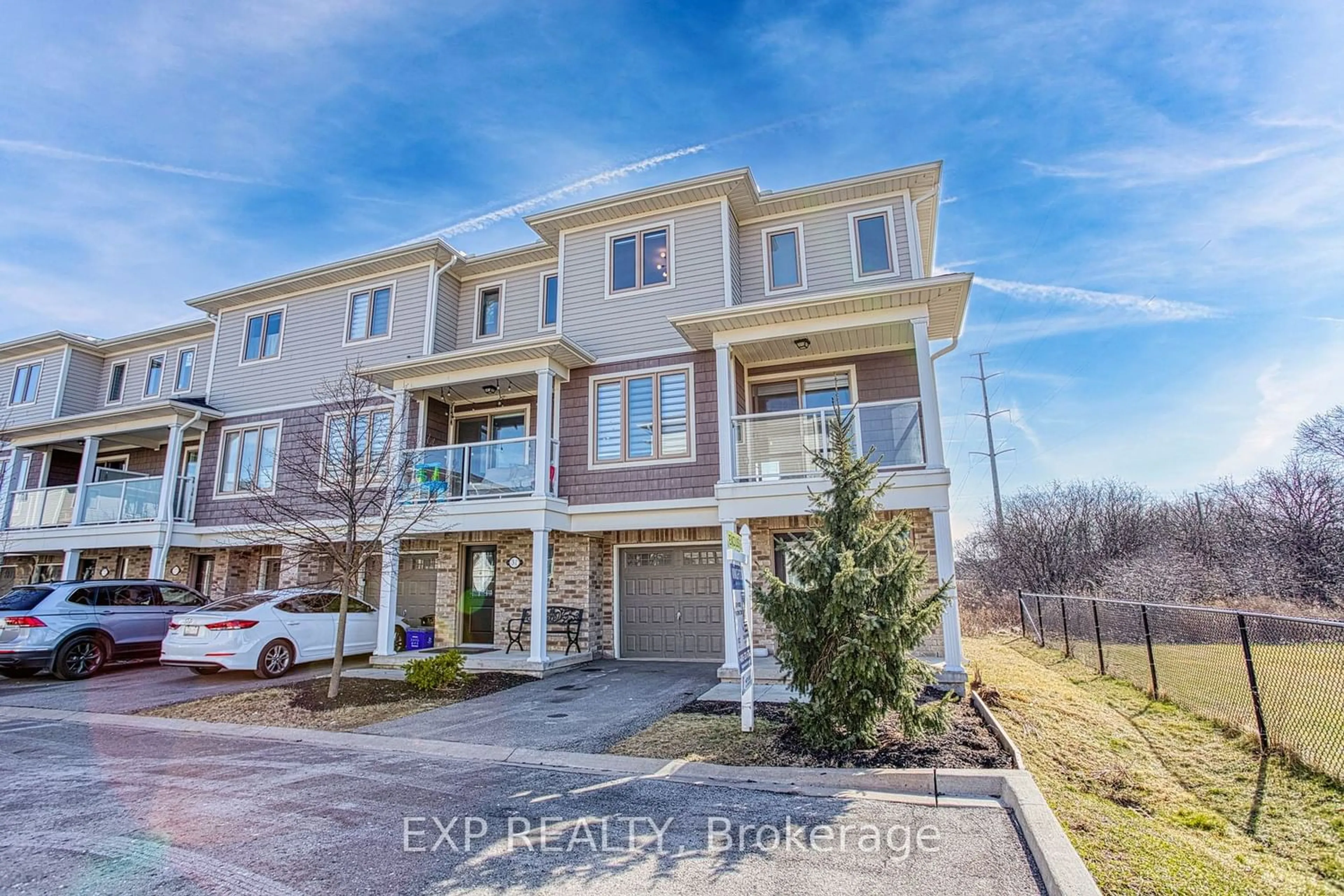 A pic from exterior of the house or condo for 35 Scarlett Common #16, St. Catharines Ontario L2P 3L5