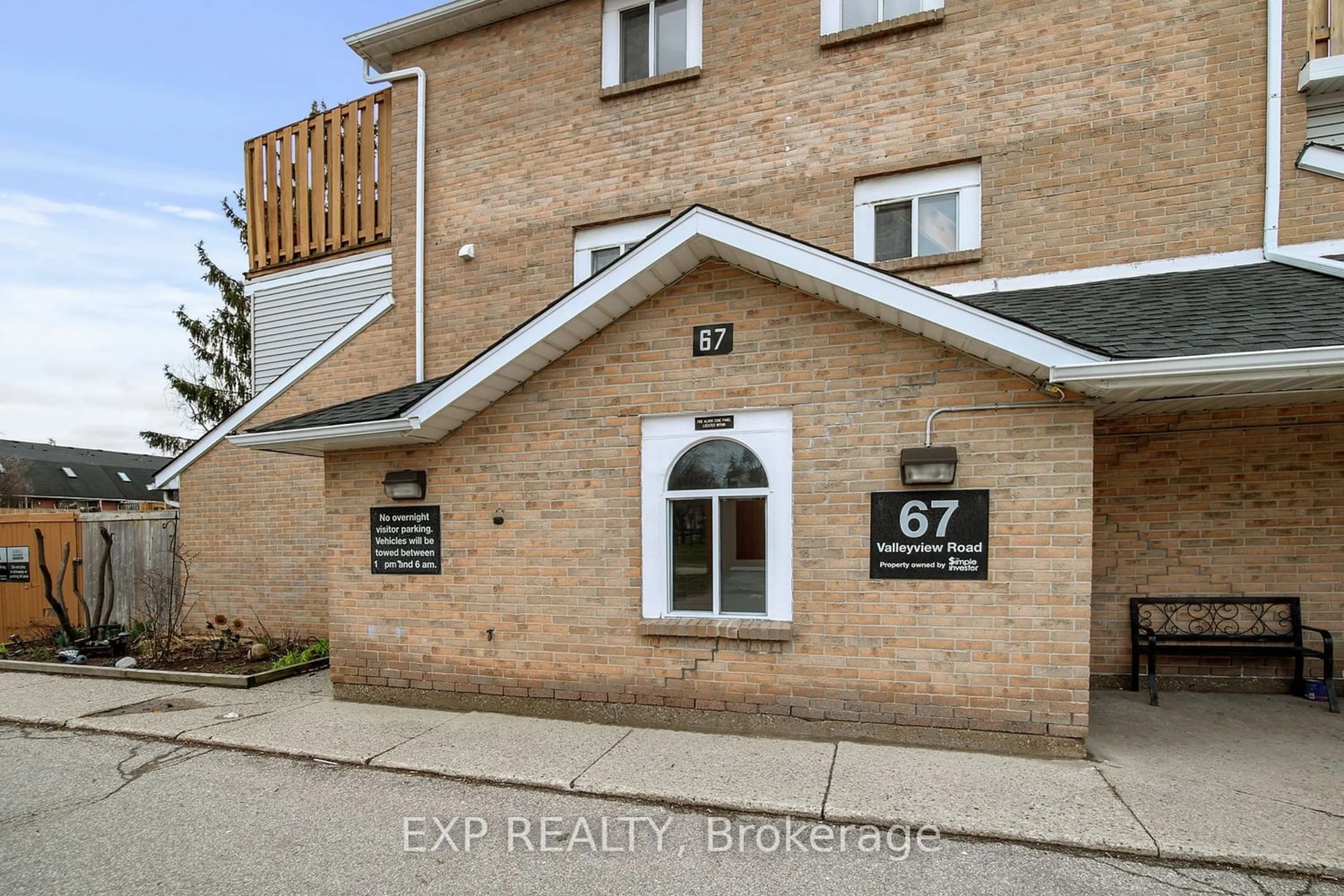 A pic from exterior of the house or condo, the front or back of building for 67 Valleyview Rd #37, Kitchener Ontario N2E 3J1