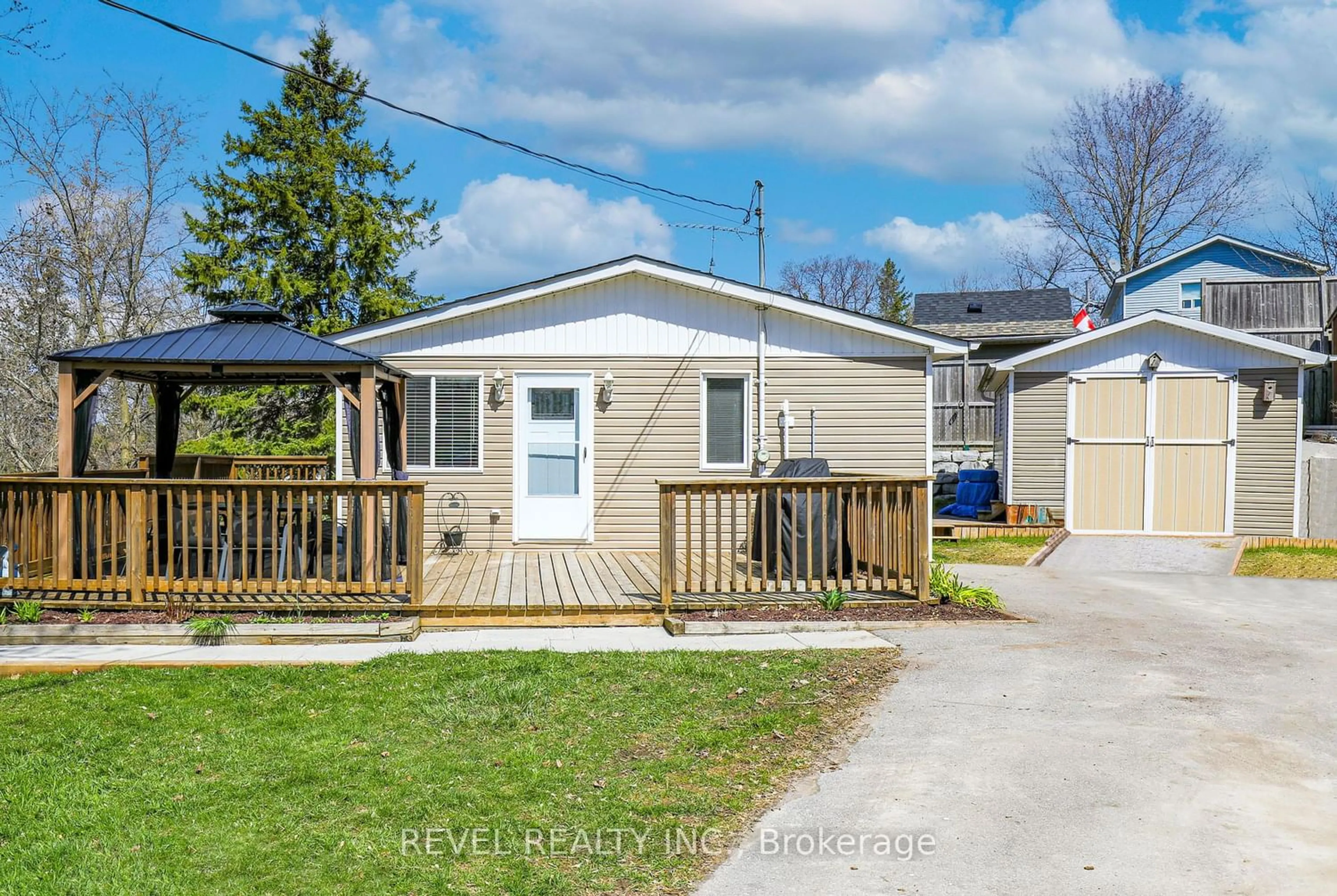 Frontside or backside of a home for 4 Hollyville Blvd, Kawartha Lakes Ontario K0M 1L0