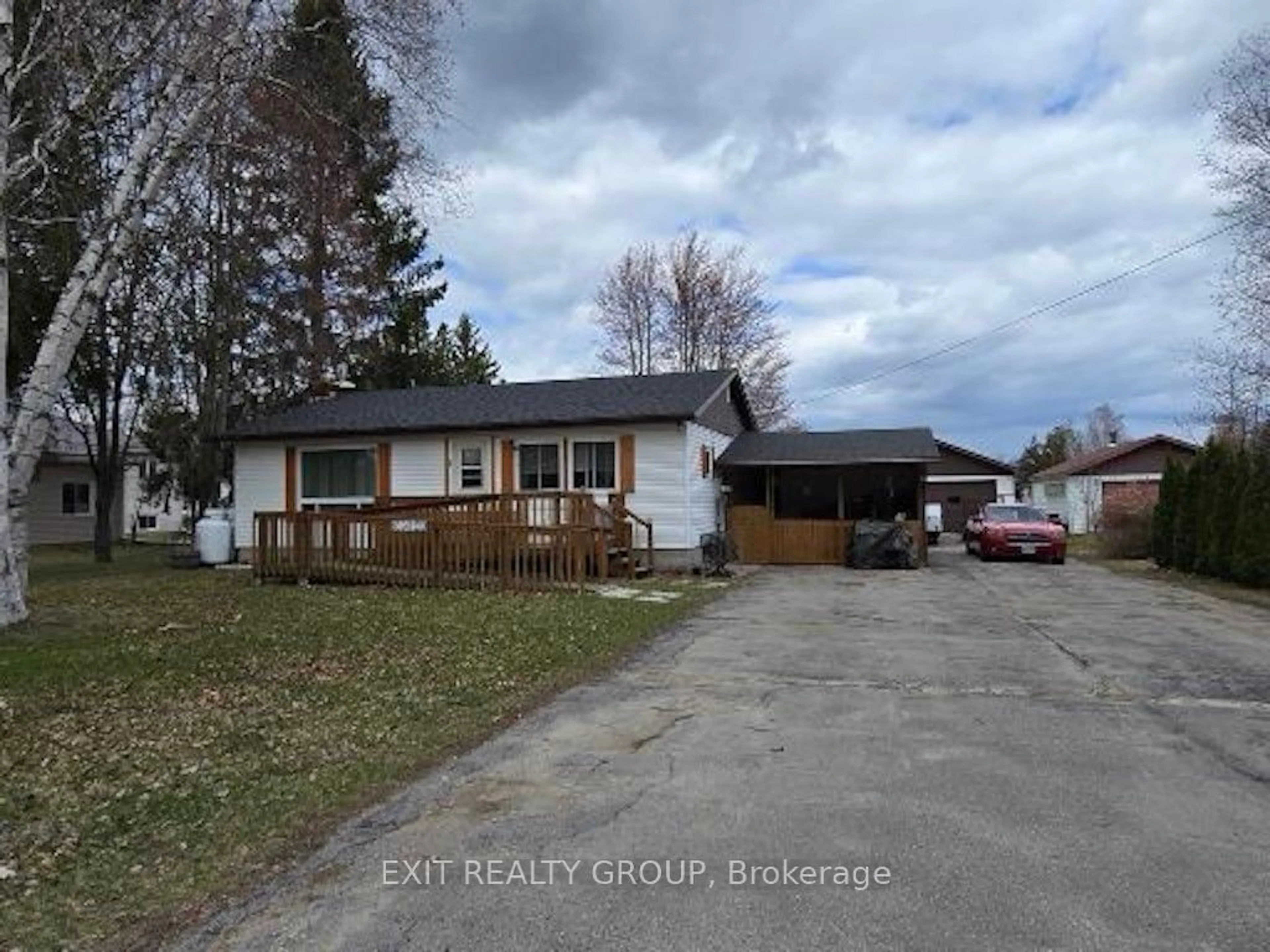 Frontside or backside of a home for 35 John St, Addington Highlands Ontario K0H 1P0