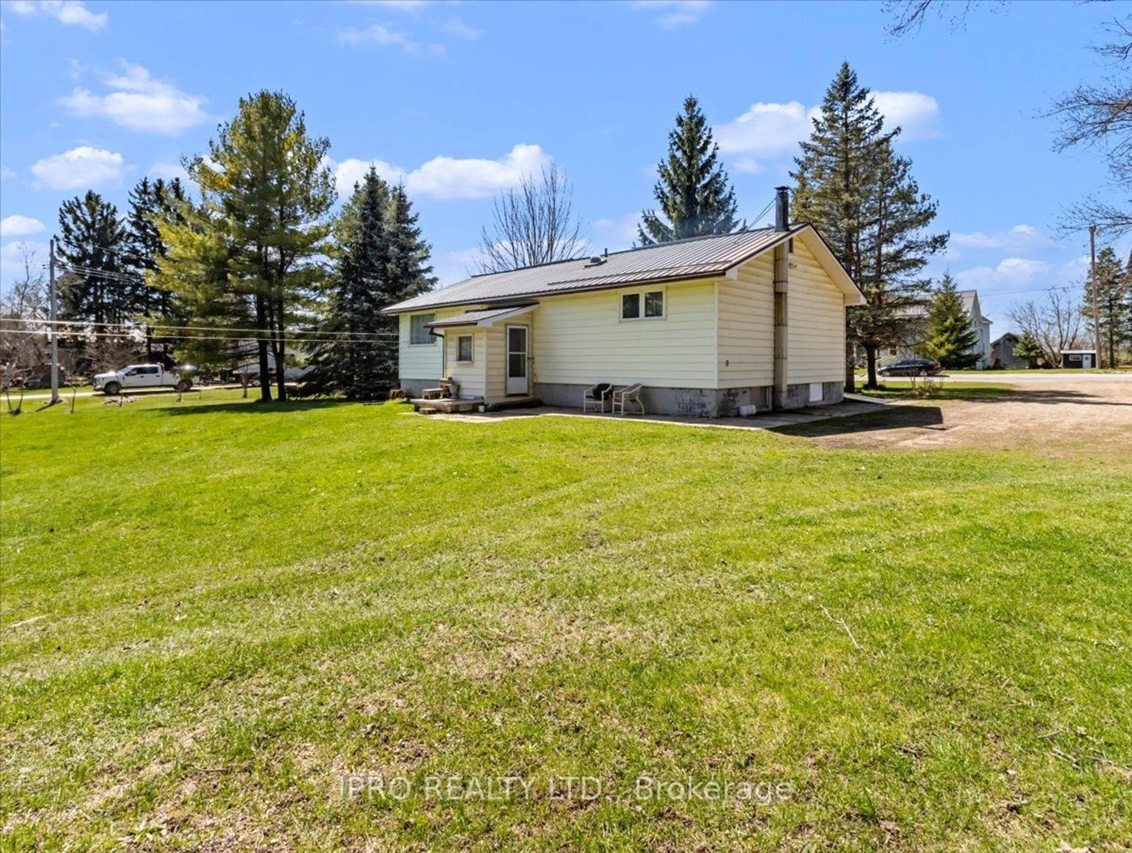 Frontside or backside of a home for 316097 Hwy 6, Chatsworth Ontario N0H 2R0
