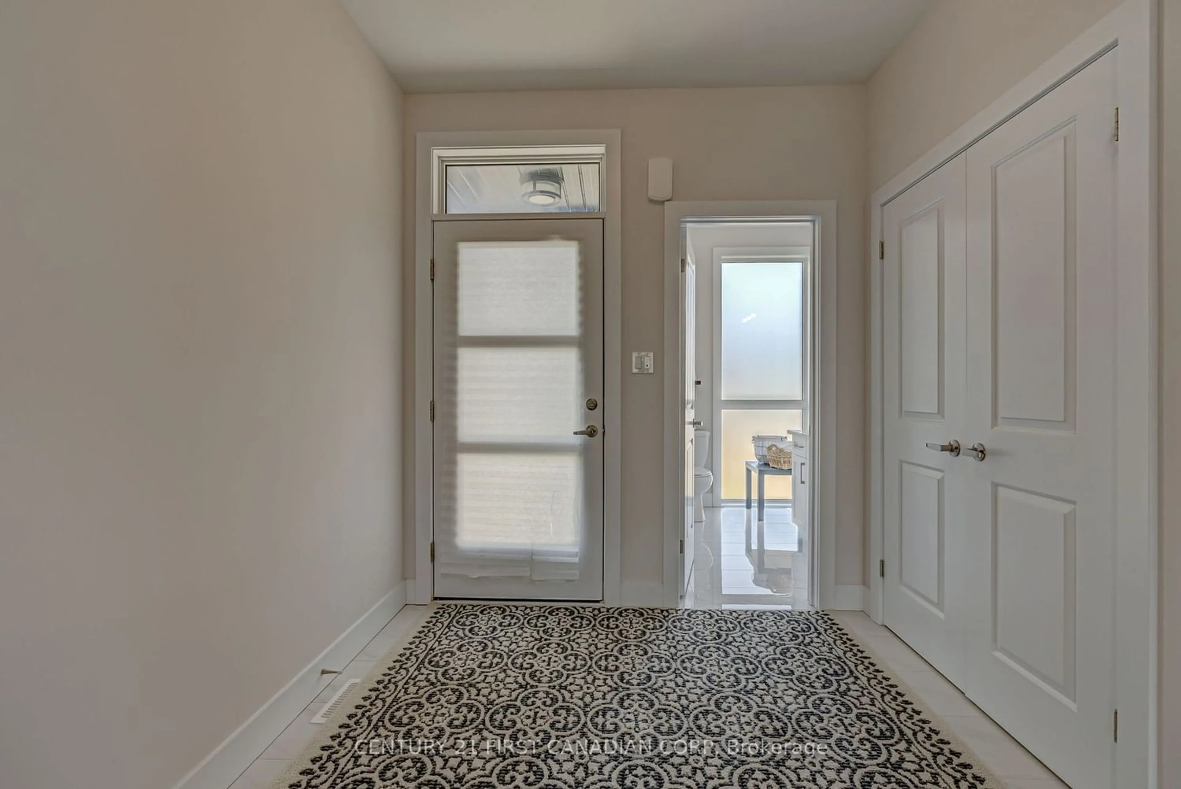 Indoor entryway for 1318 Red Pine Cres, London Ontario N6G 0M6