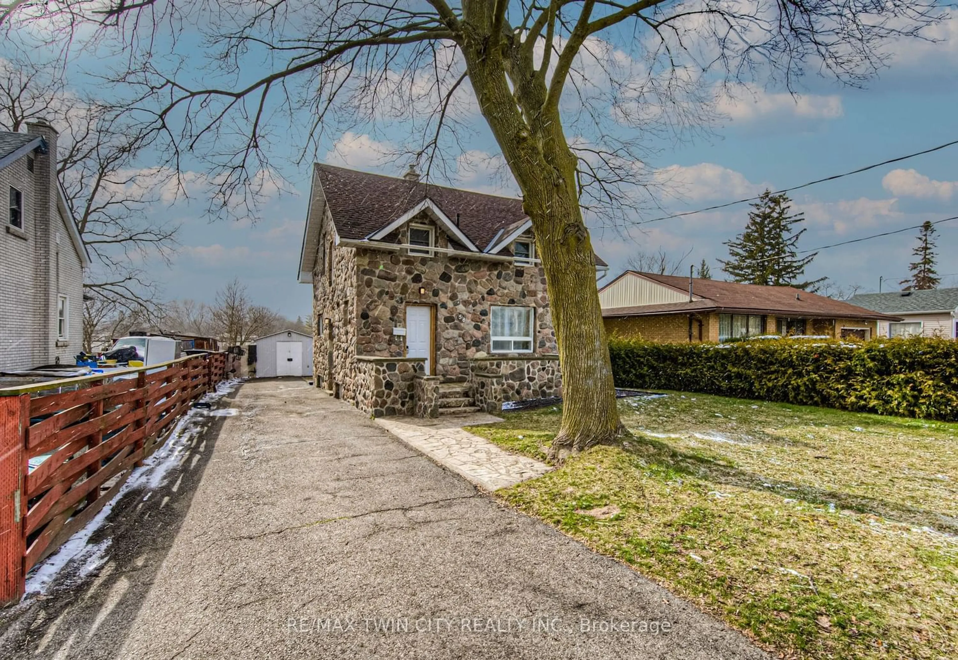 Cottage for 58 Elgin St, Cambridge Ontario N1R 5G5