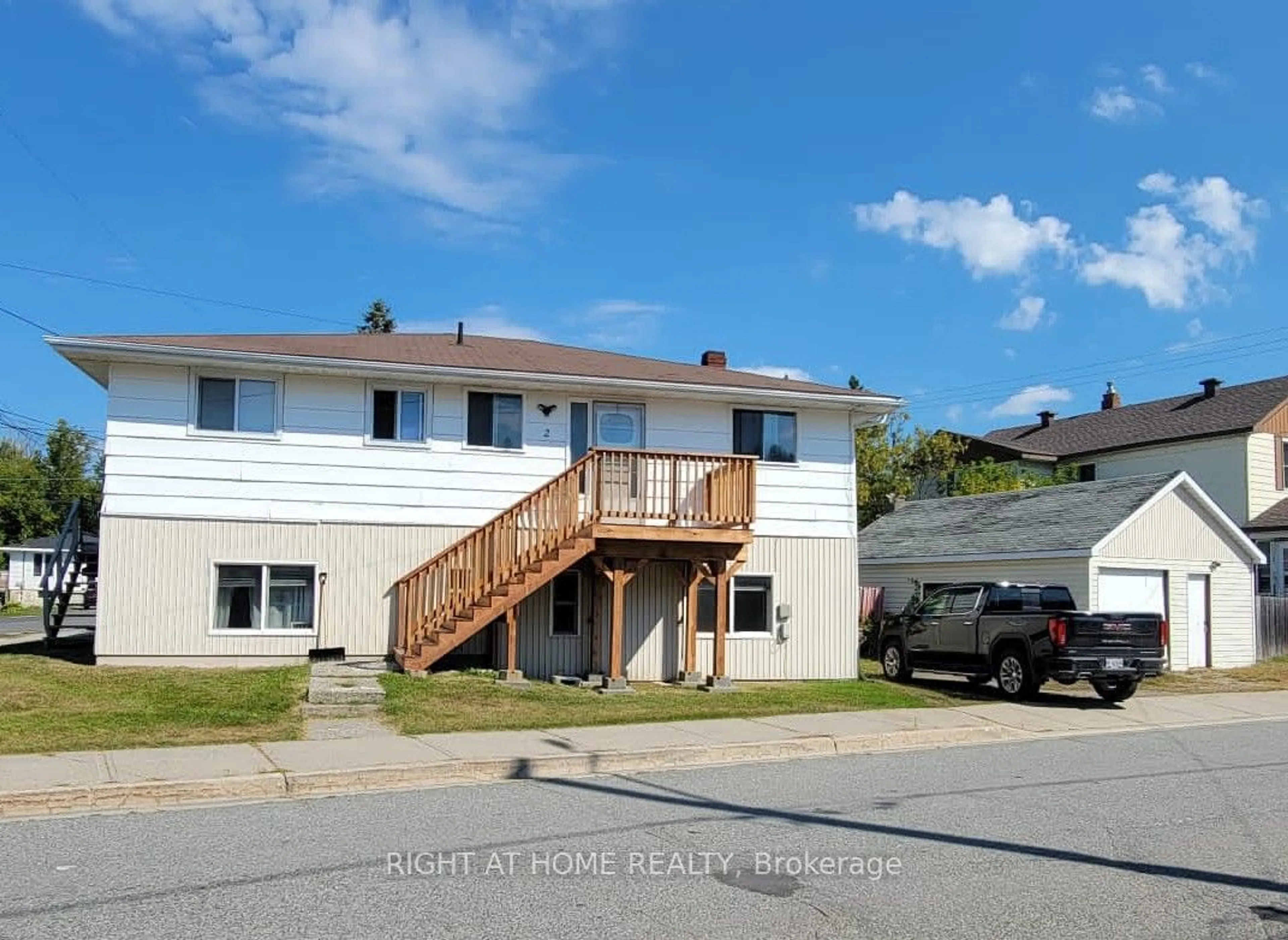 Frontside or backside of a home for 366 Leslie St, Sudbury Remote Area Ontario P3B 2T6