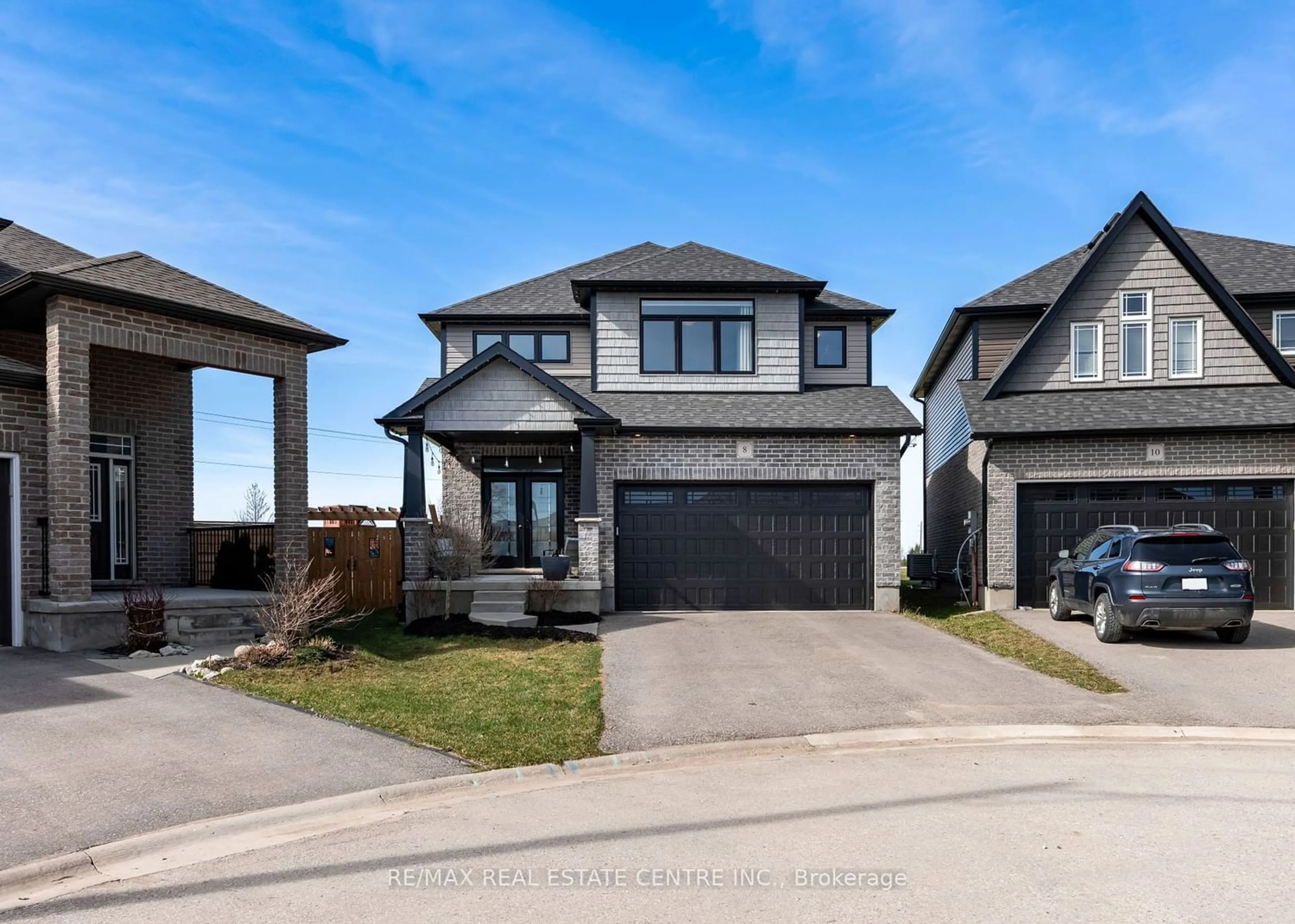 Frontside or backside of a home for 8 Sparrow Cres, East Luther Grand Valley Ontario L9W 7P2