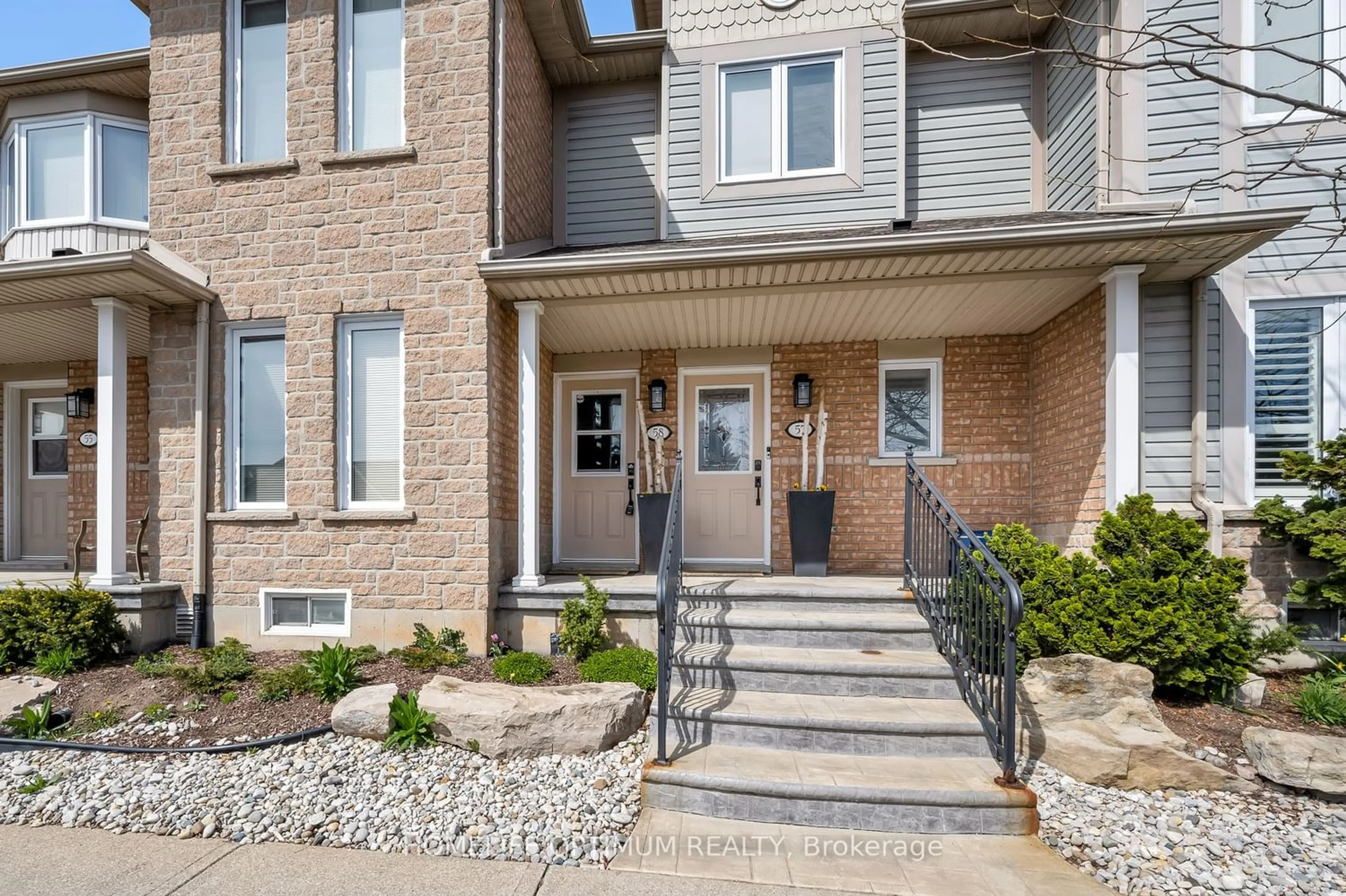 A pic from exterior of the house or condo for 515 North Service Rd #58, Hamilton Ontario L8E 5X6