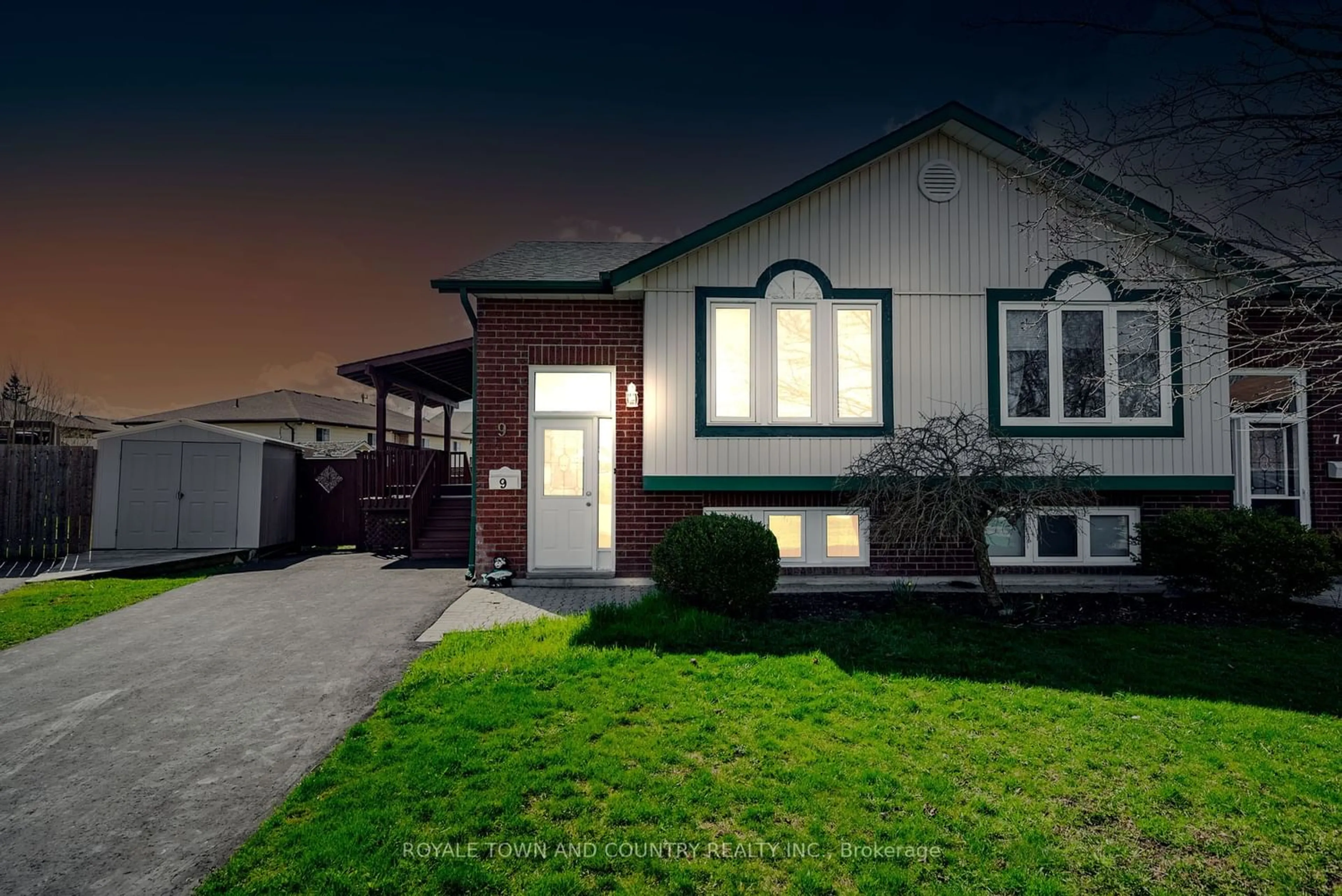 Frontside or backside of a home for 9 Hudspeth Crt, Kawartha Lakes Ontario K9V 1T9