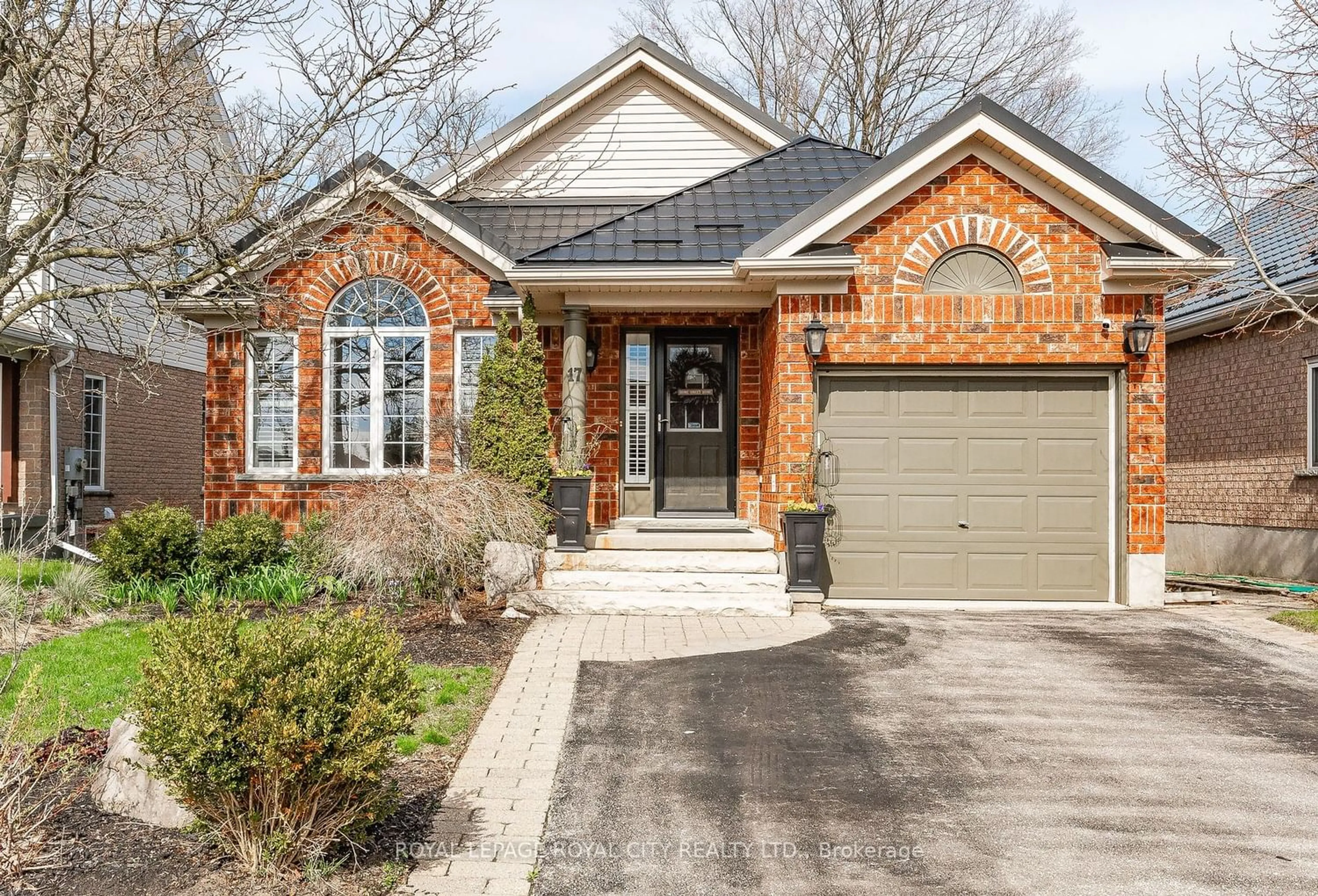 Home with brick exterior material for 17 Milson Cres, Guelph Ontario N1C 1H1